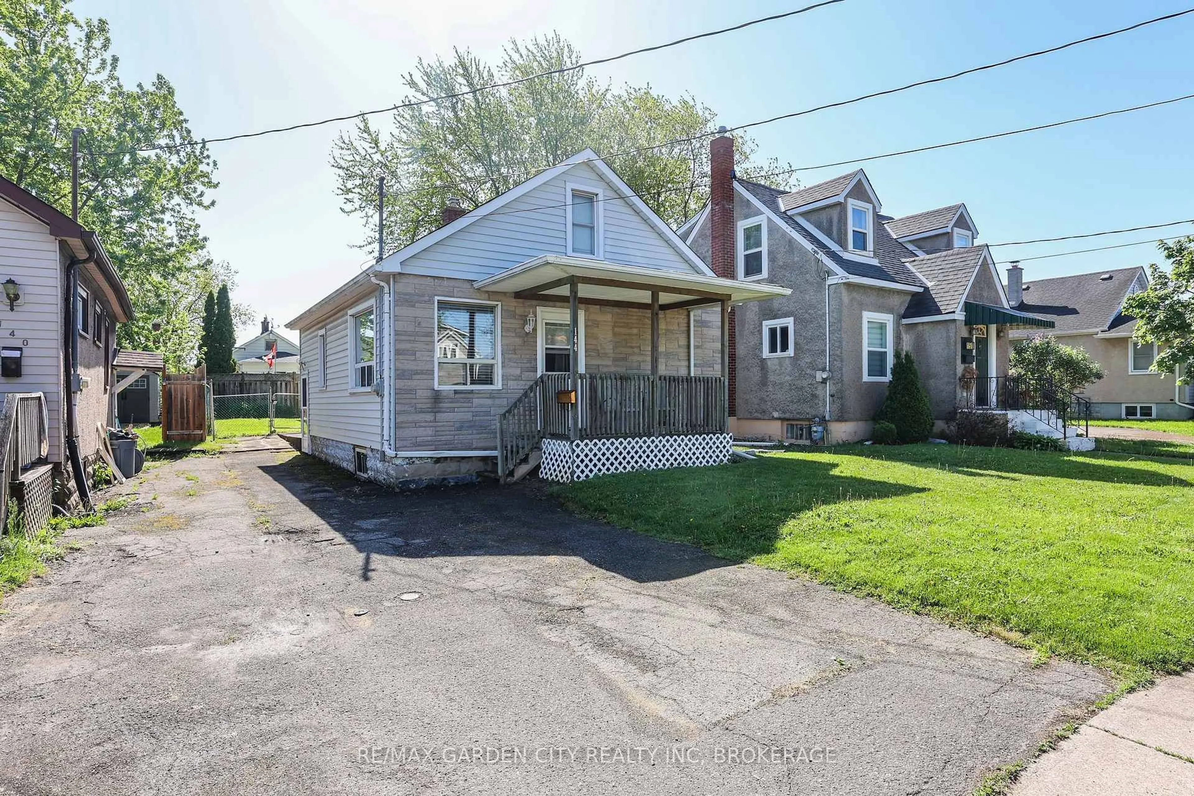 Unknown for 144 McAlpine Ave, Welland Ontario L3B 1T6