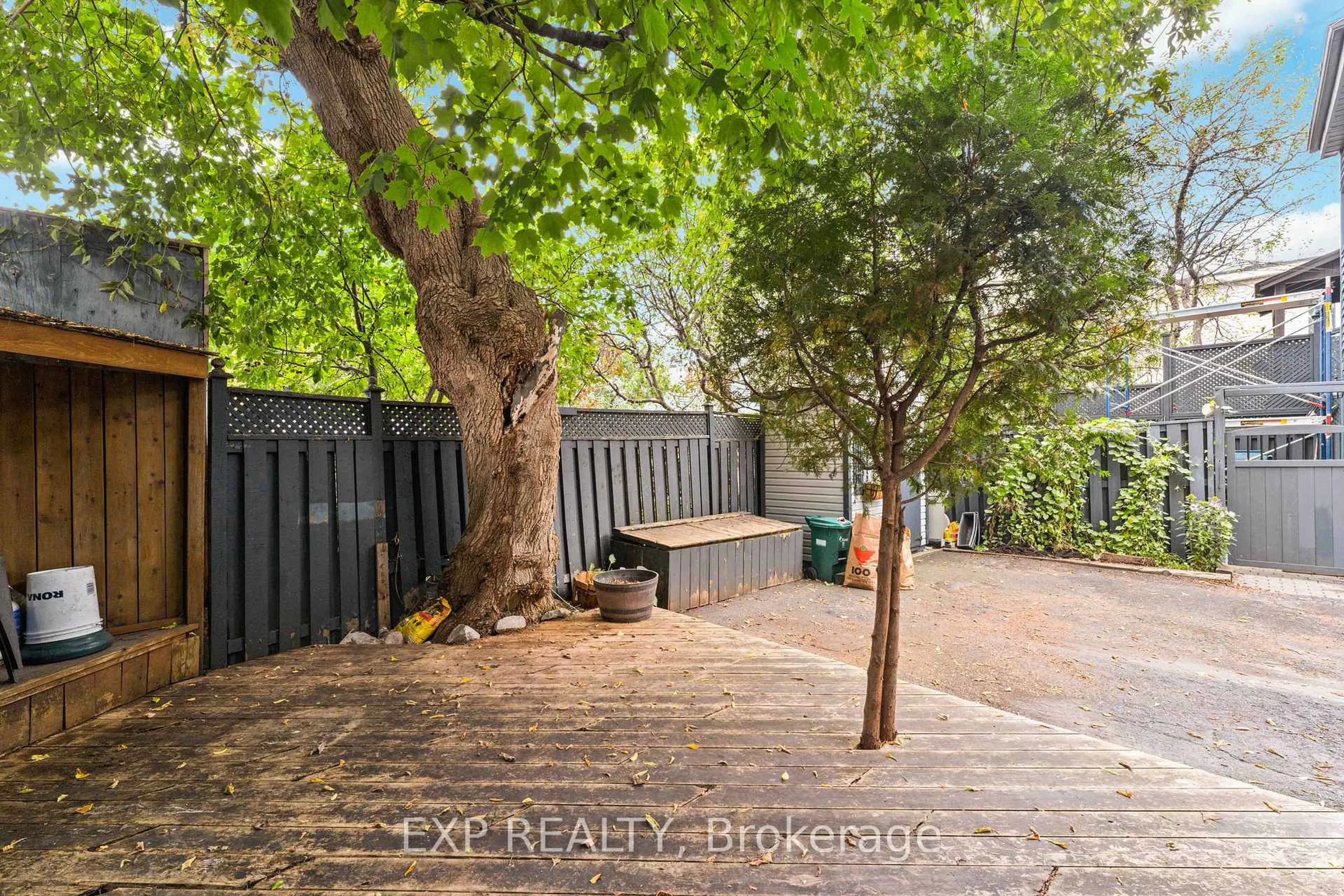 Patio, forest/trees view for 162 KING EDWARD Ave, Ottawa Ontario K1N 7L3