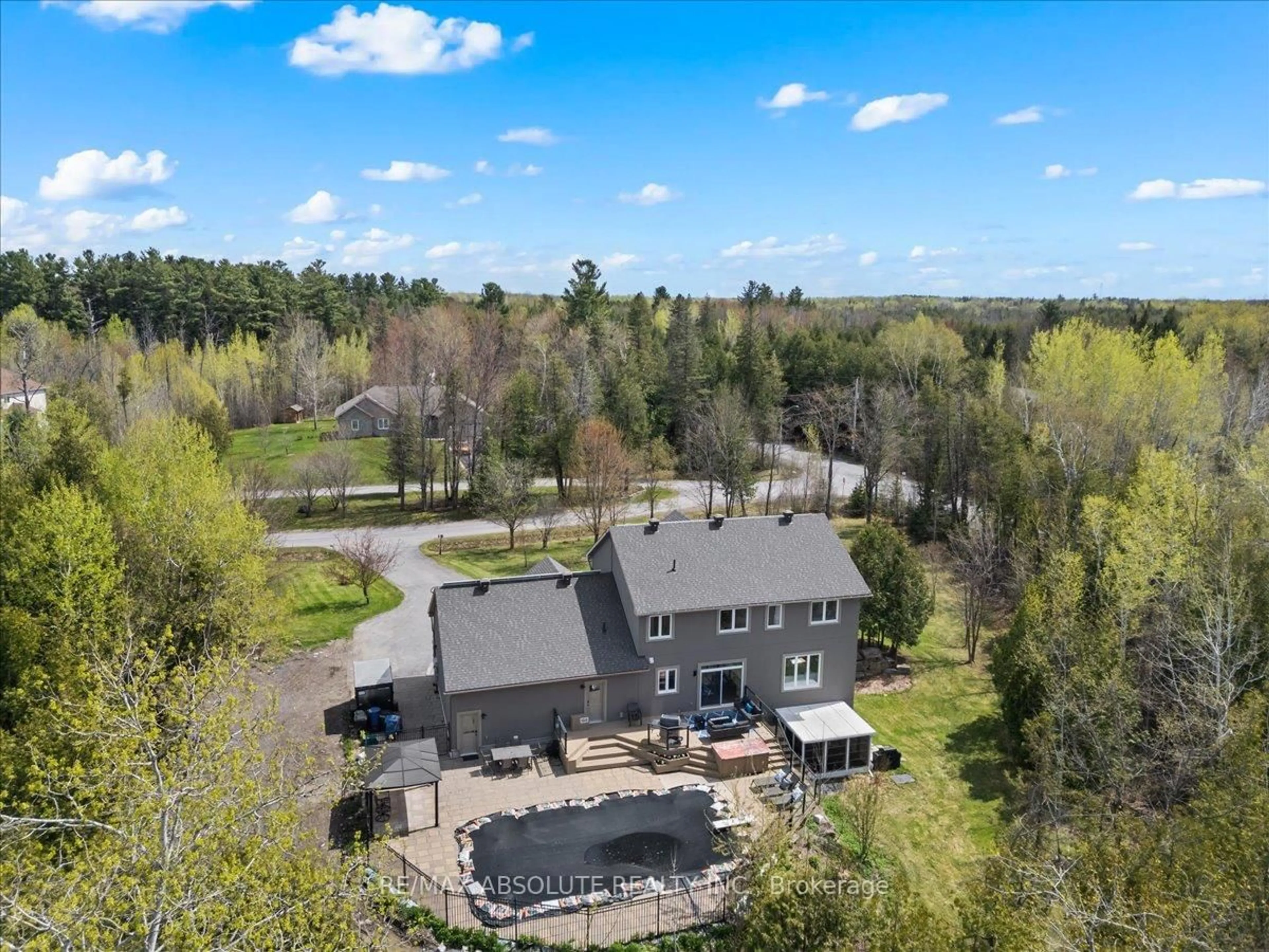 A pic from outside/outdoor area/front of a property/back of a property/a pic from drone, unknown for 101 Sentinel Pine Way, Carp Ontario K0A 1L0