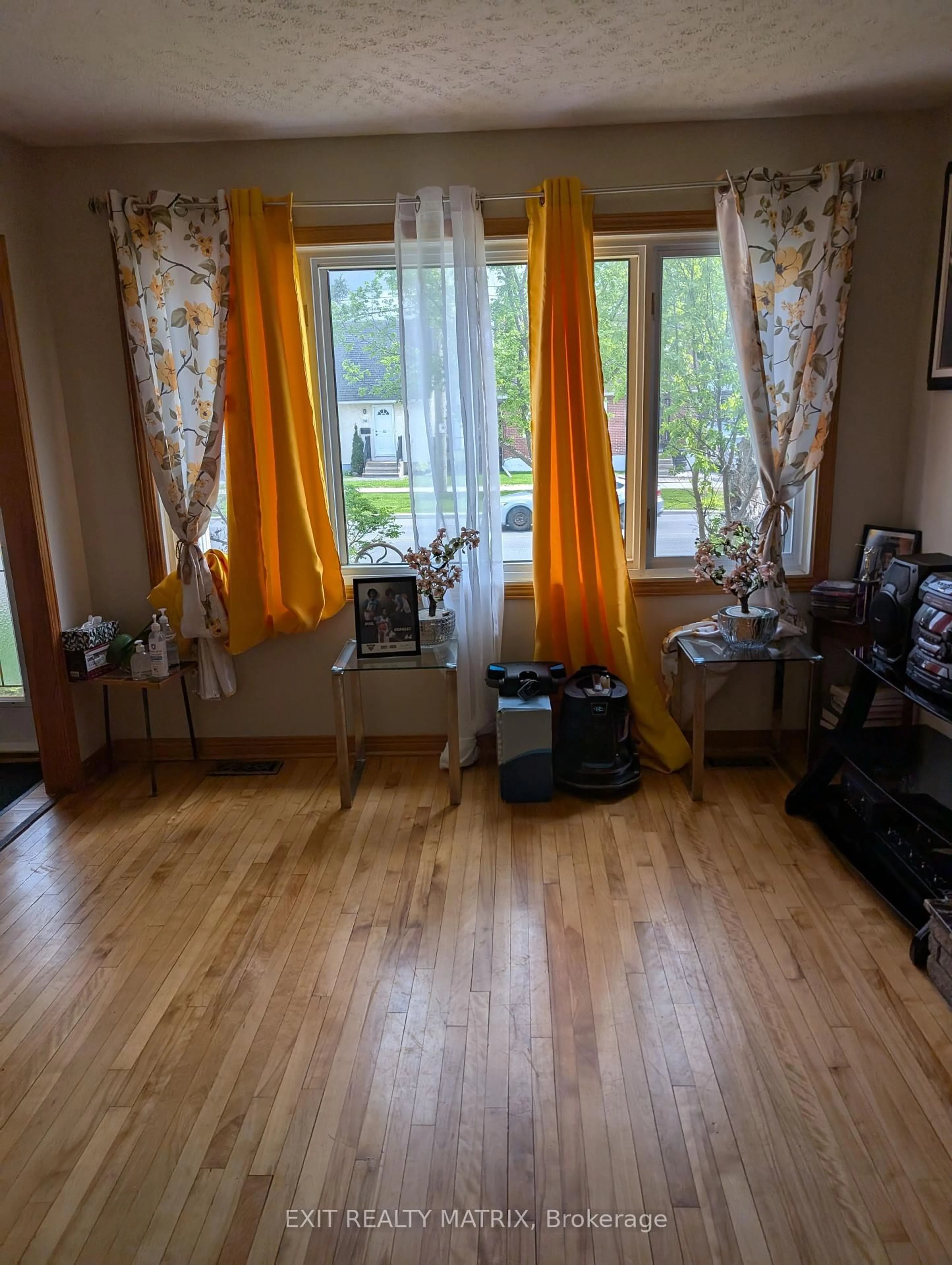 A pic of a room for 393 Donald St, Ottawa Ontario K1K 1M2