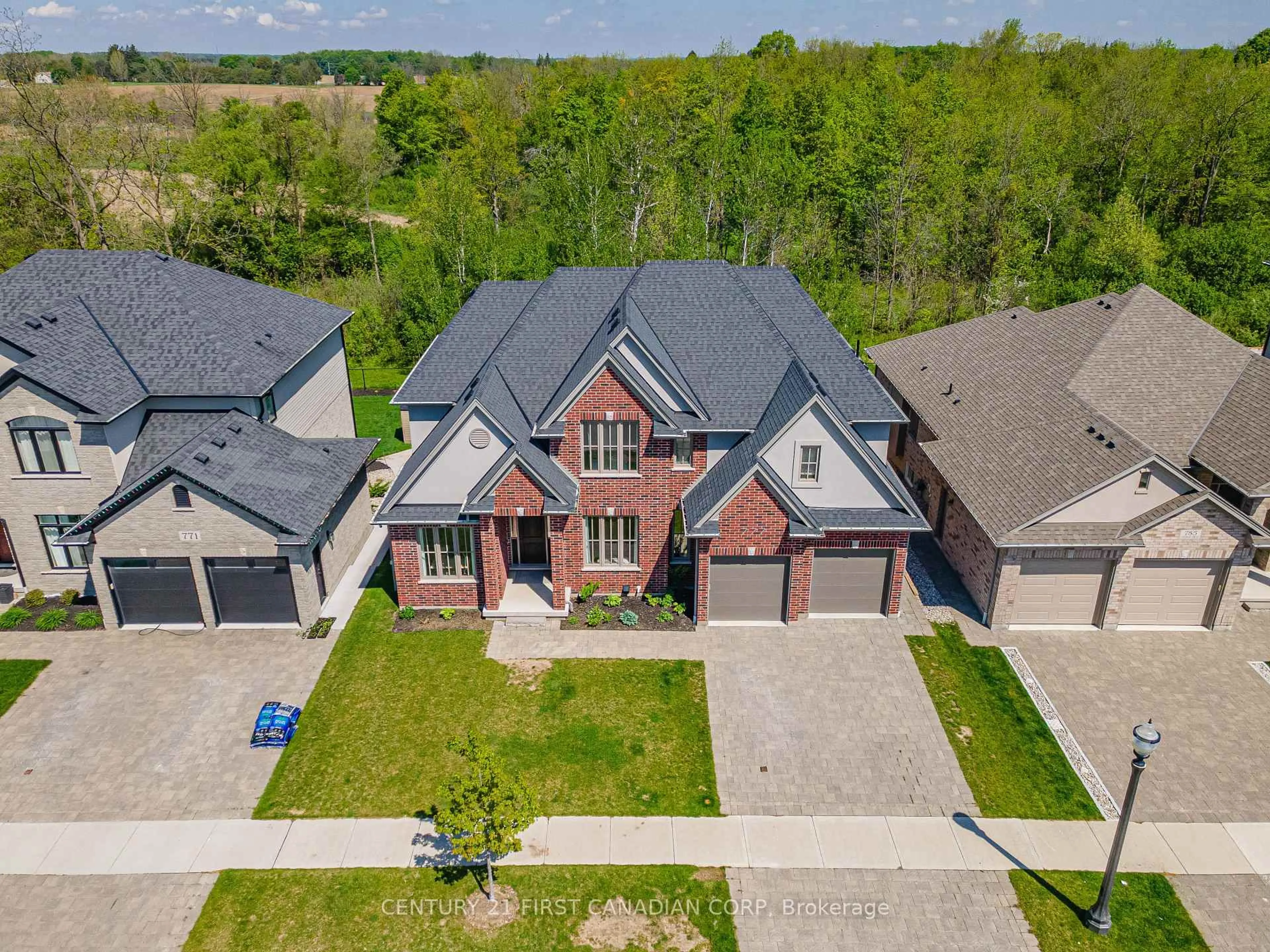 A pic from outside/outdoor area/front of a property/back of a property/a pic from drone, street for 777 Zaifman Circ, London North Ontario N5X 4R8