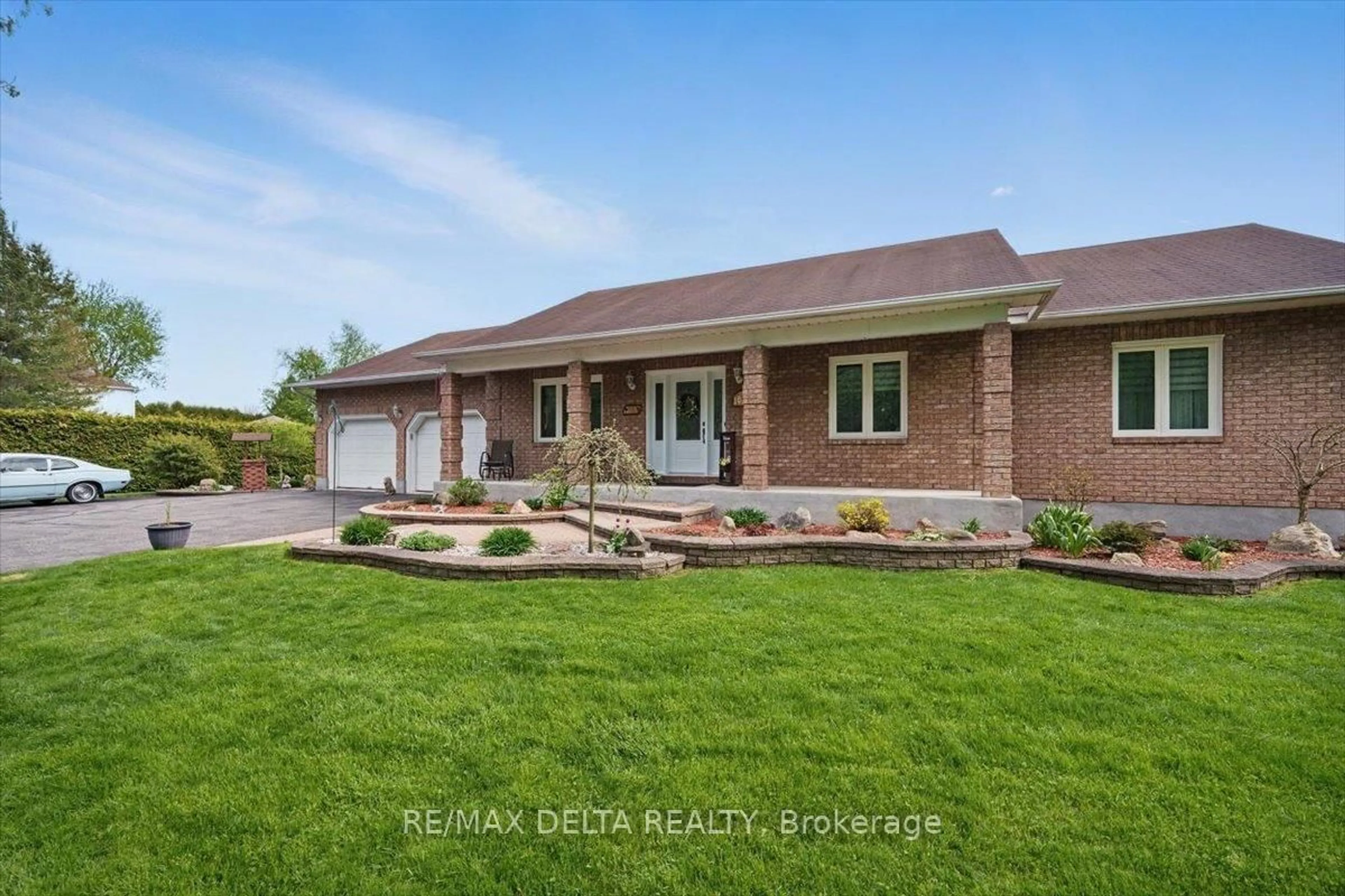 Home with brick exterior material, water/lake/river/ocean view for 1800 Tucker Rd, Clarence-Rockland Ontario K4K 1K7