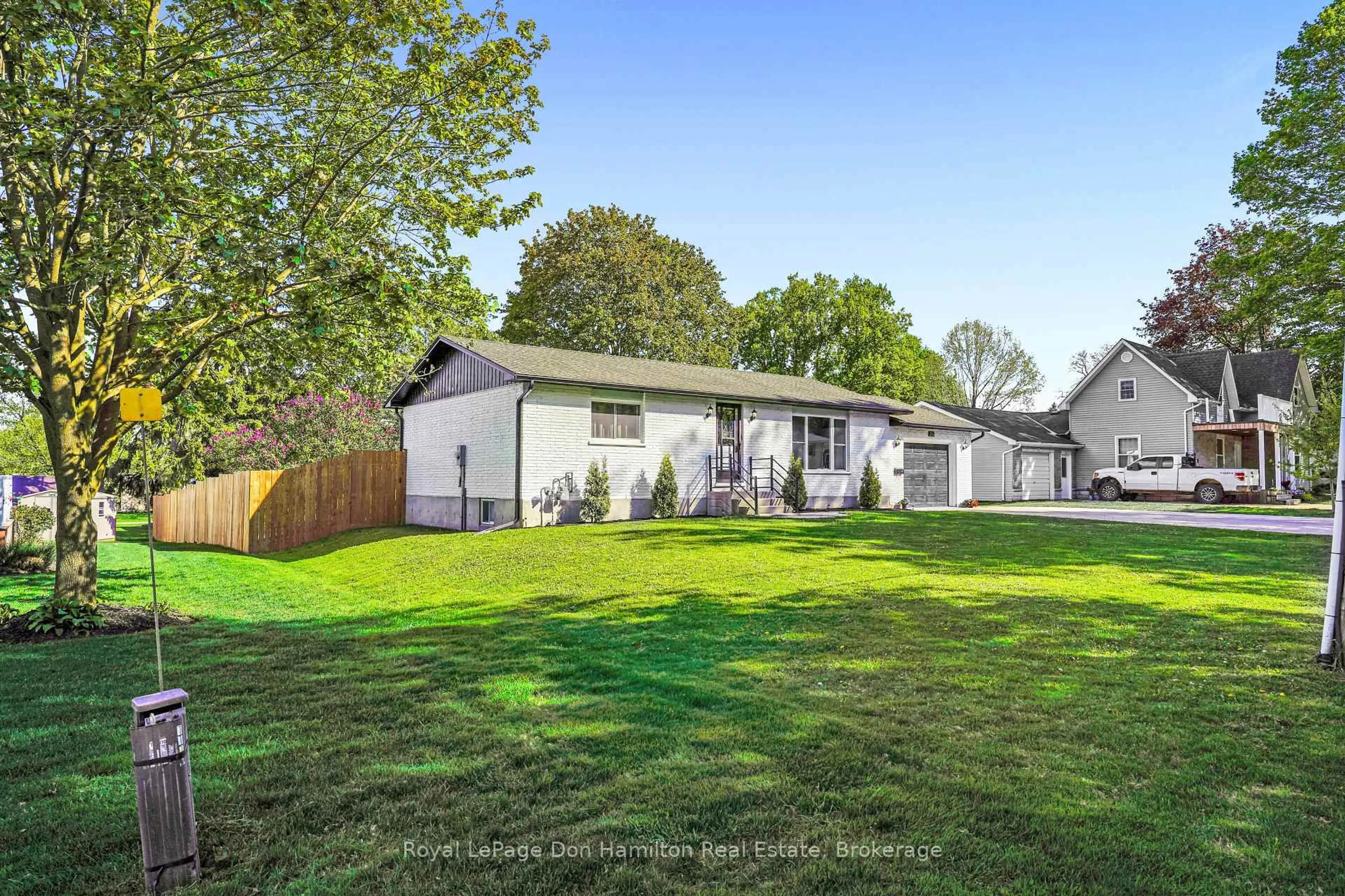 A pic from outside/outdoor area/front of a property/back of a property/a pic from drone, unknown for 717 Ainley St, Huron East Ontario N0G 1H0