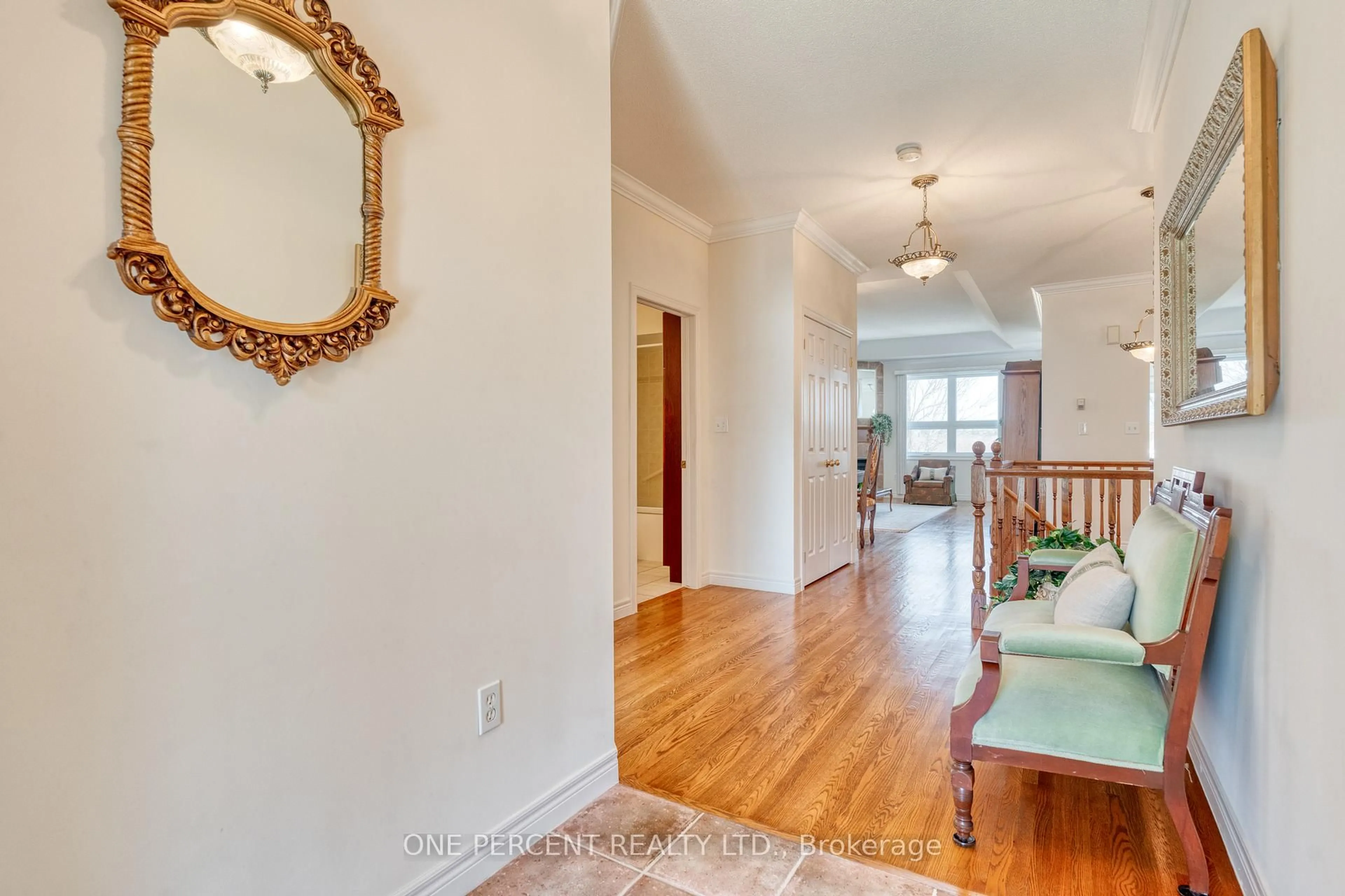 Indoor entryway for 68 NORTHERNBREEZE St, Hamilton Ontario L0R 1W0