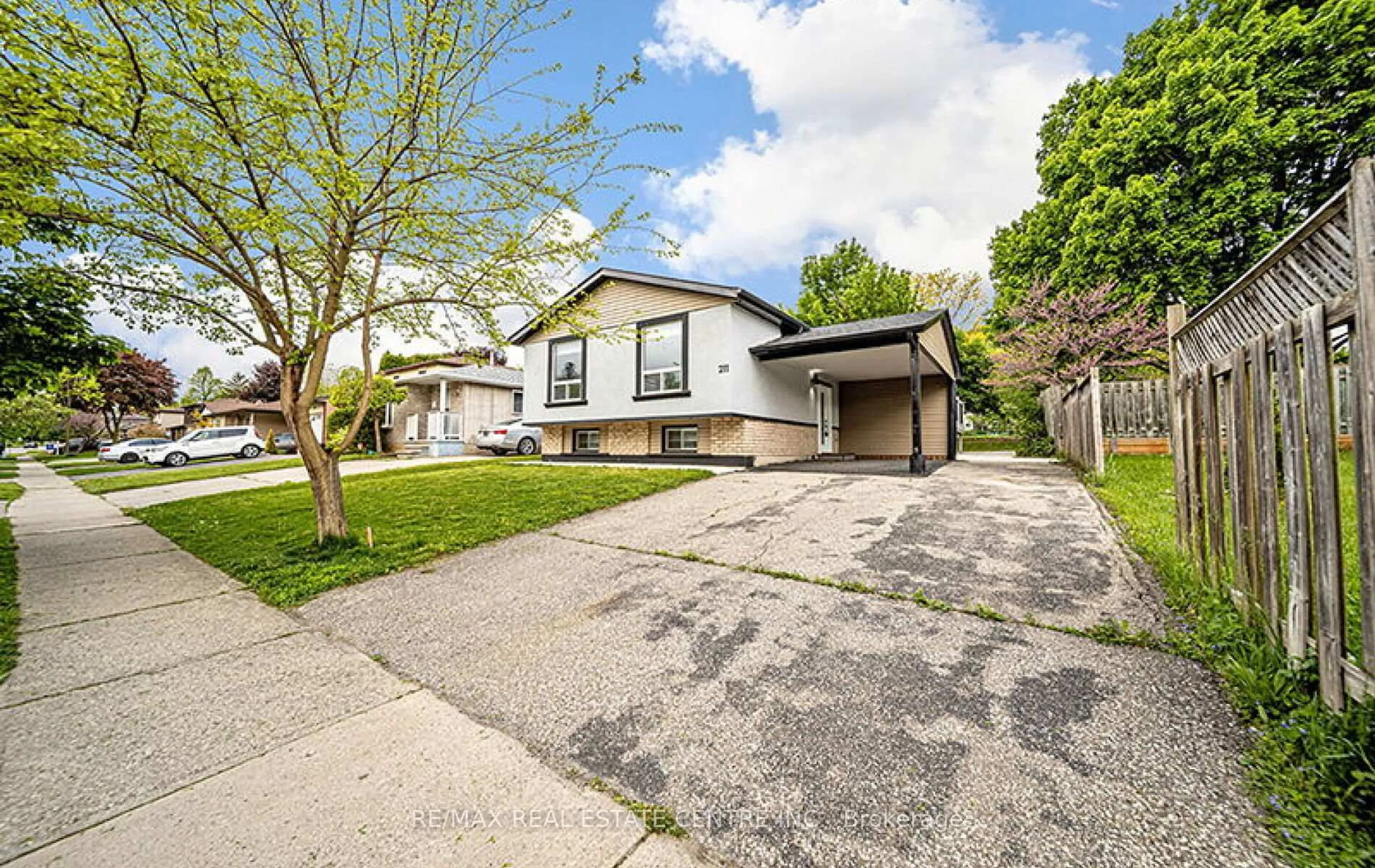 Unknown for 211 Dunsdon St, Brantford Ontario N3R 7H7