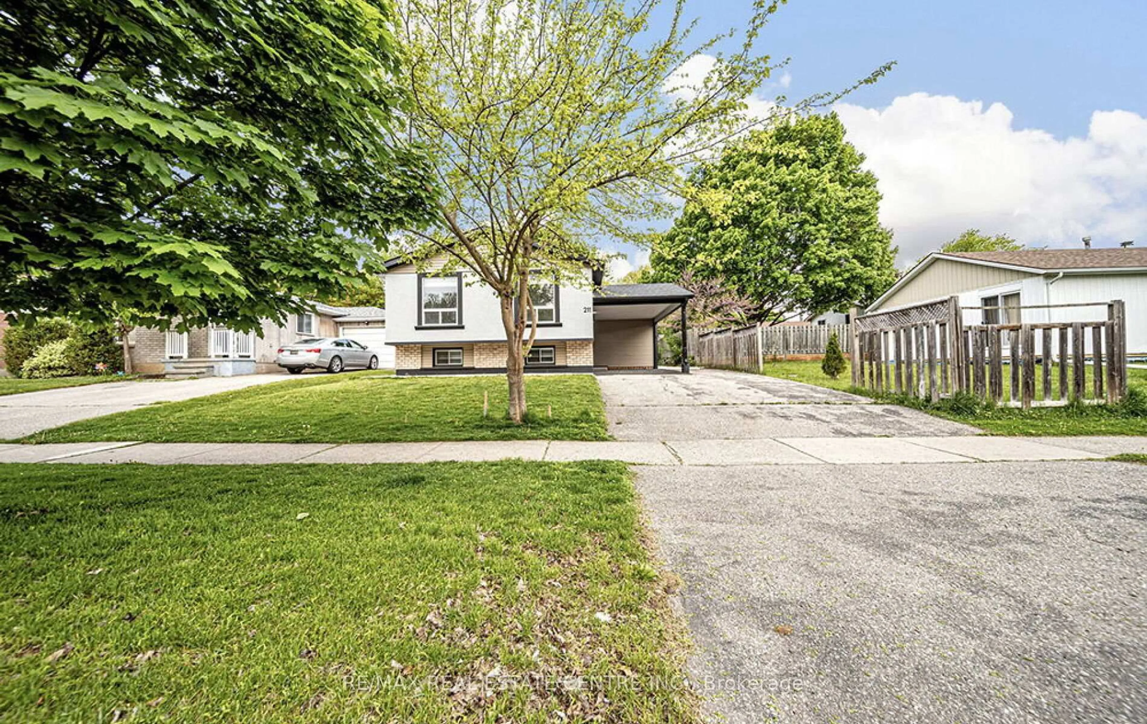 A pic from outside/outdoor area/front of a property/back of a property/a pic from drone, street for 211 Dunsdon St, Brantford Ontario N3R 7H7