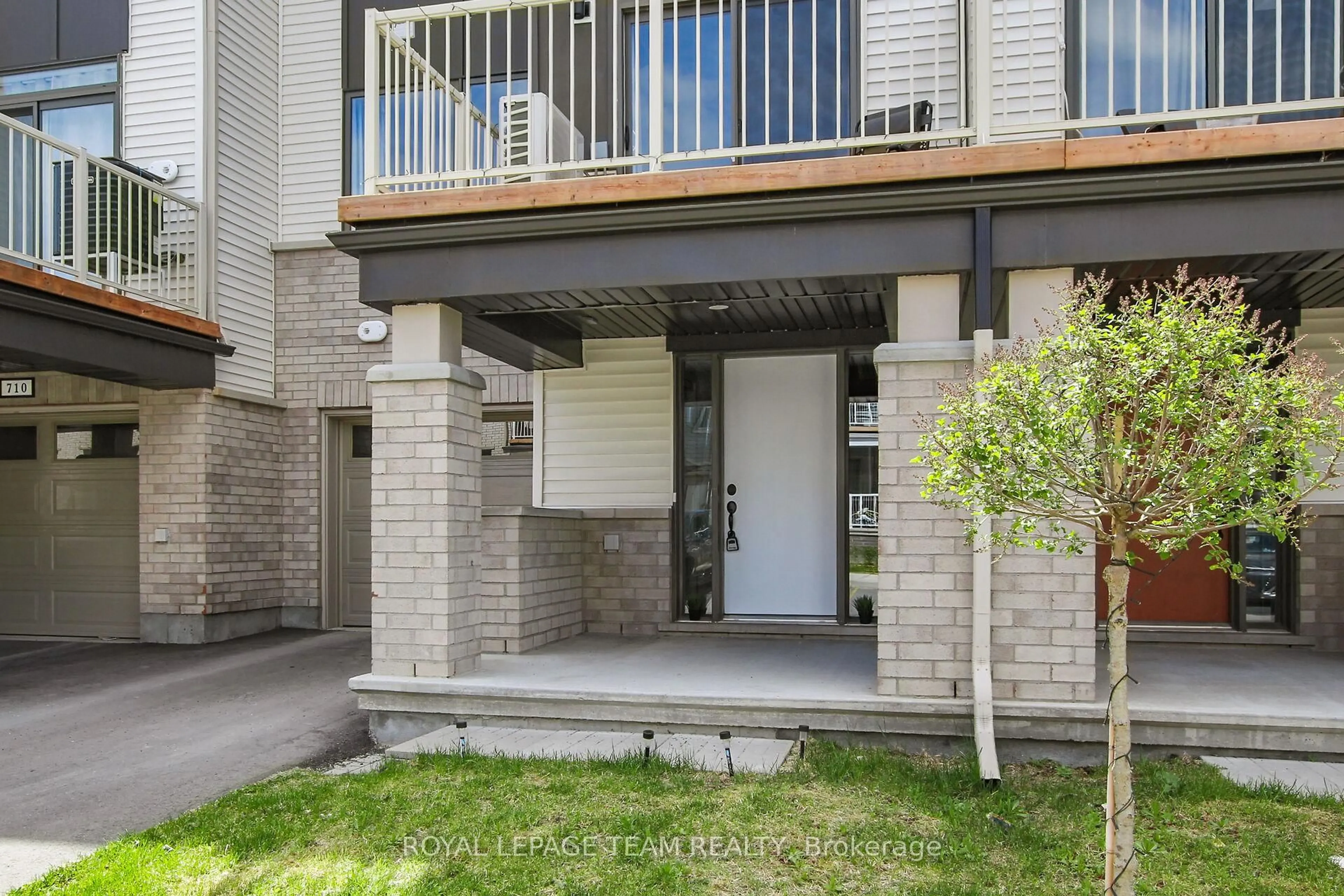 Patio, street for 708 Chromite Private, Ottawa Ontario K2J 7J2