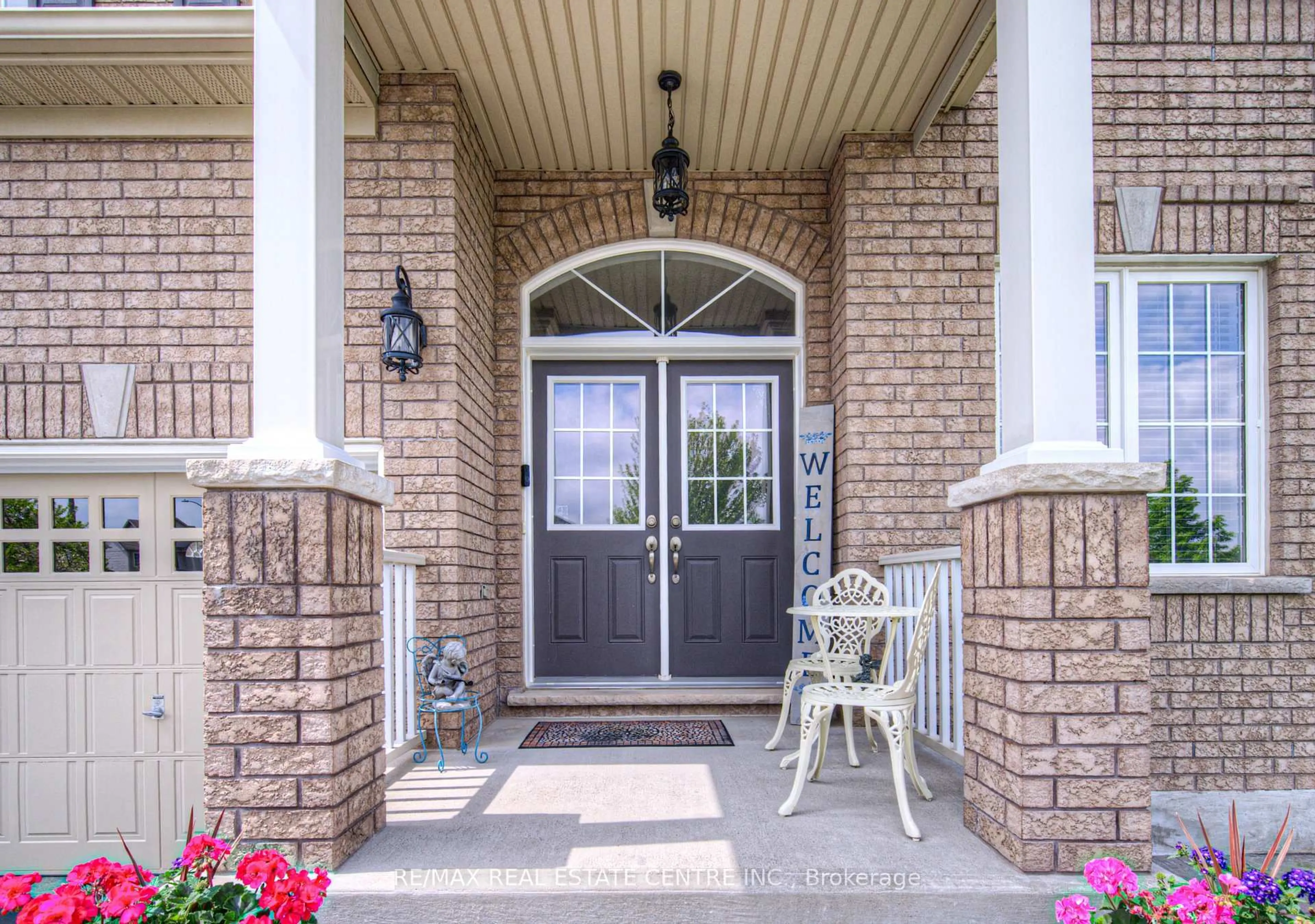 Indoor entryway for 175 Bailey Dr, Cambridge Ontario N1P 0A1