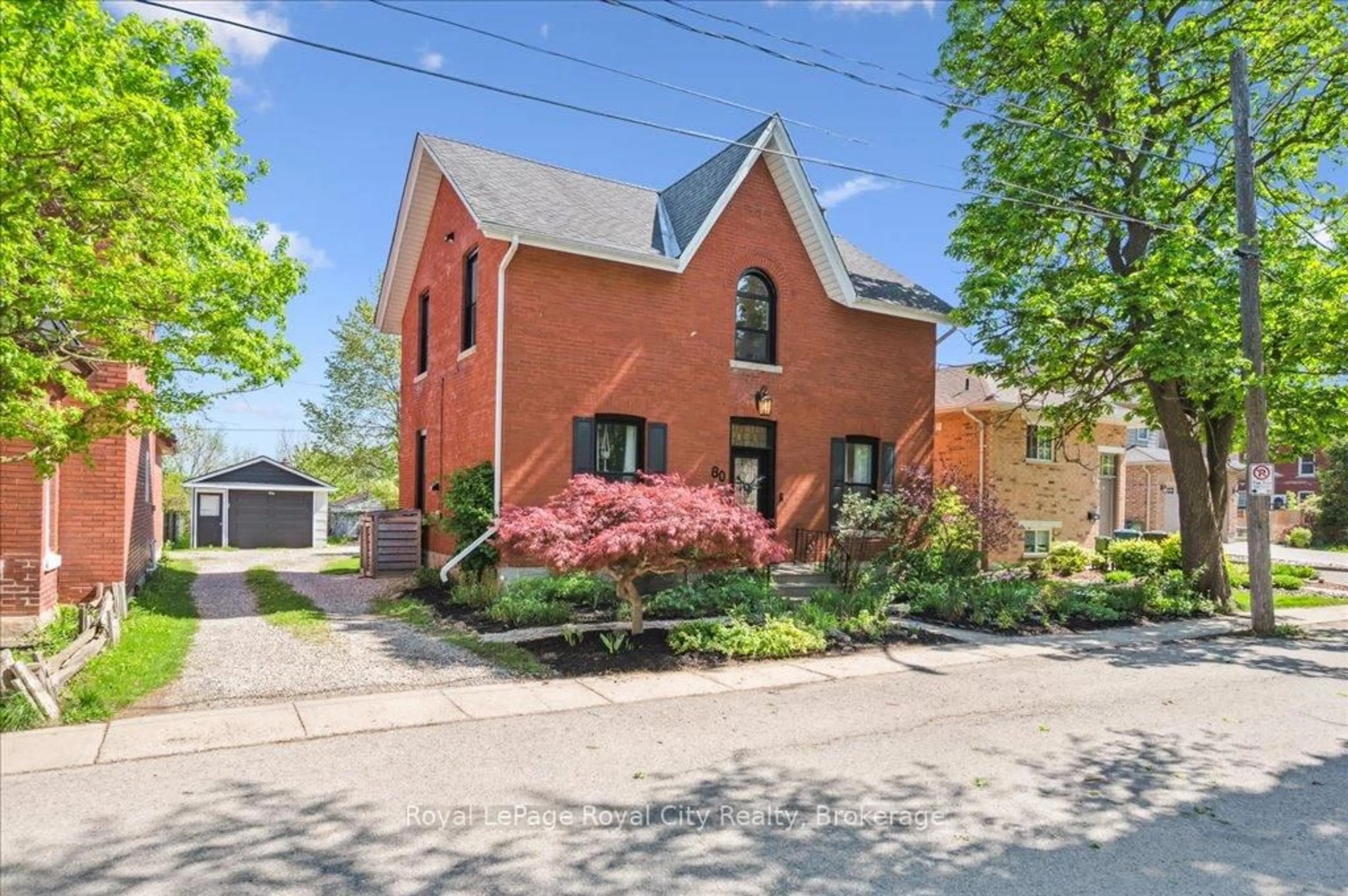 Home with brick exterior material, street for 80 Kent St, Guelph Ontario N1H 3B8