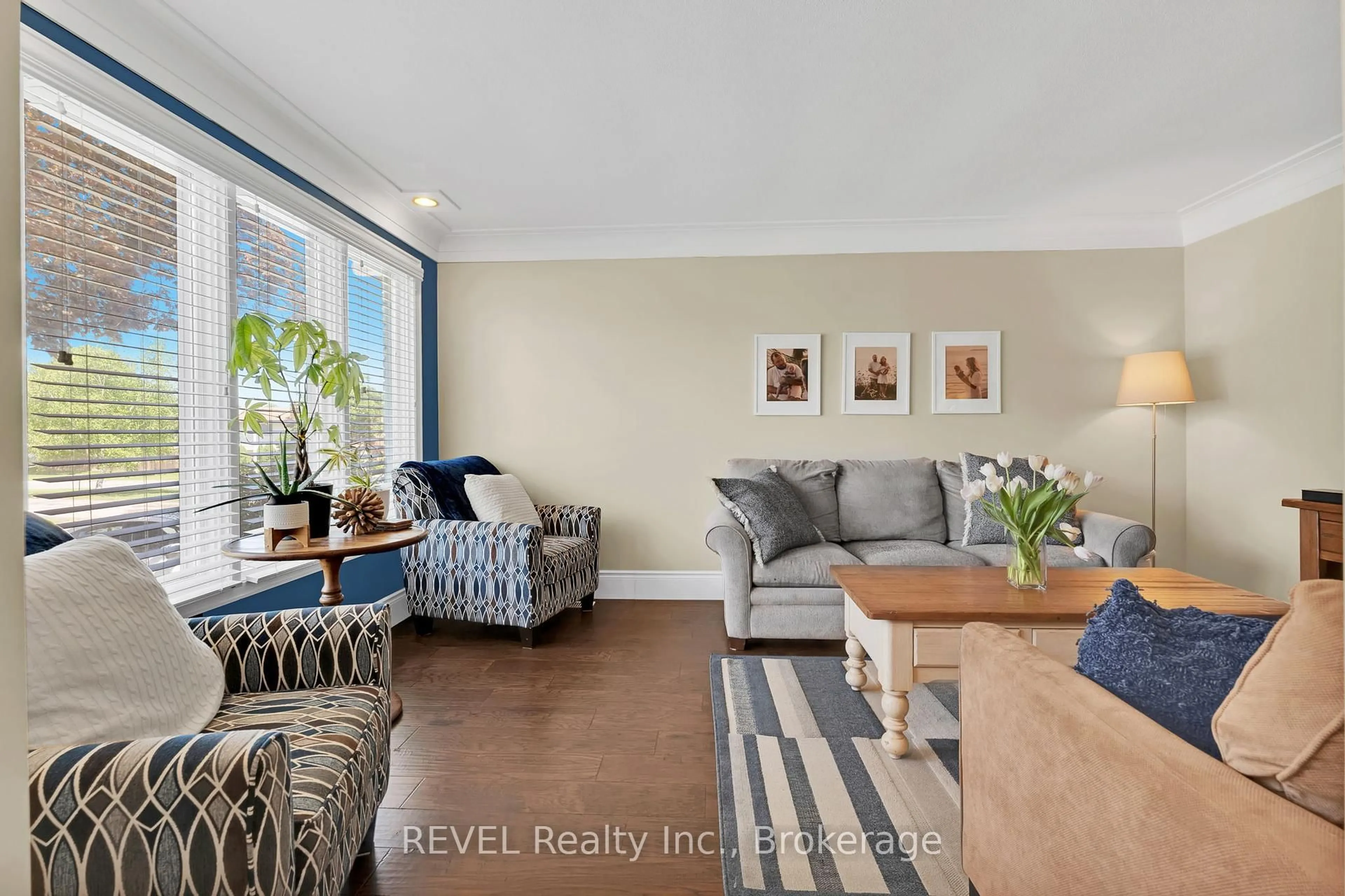 Living room with furniture, unknown for 120 Royal Oak Dr, Welland Ontario L3C 5V9