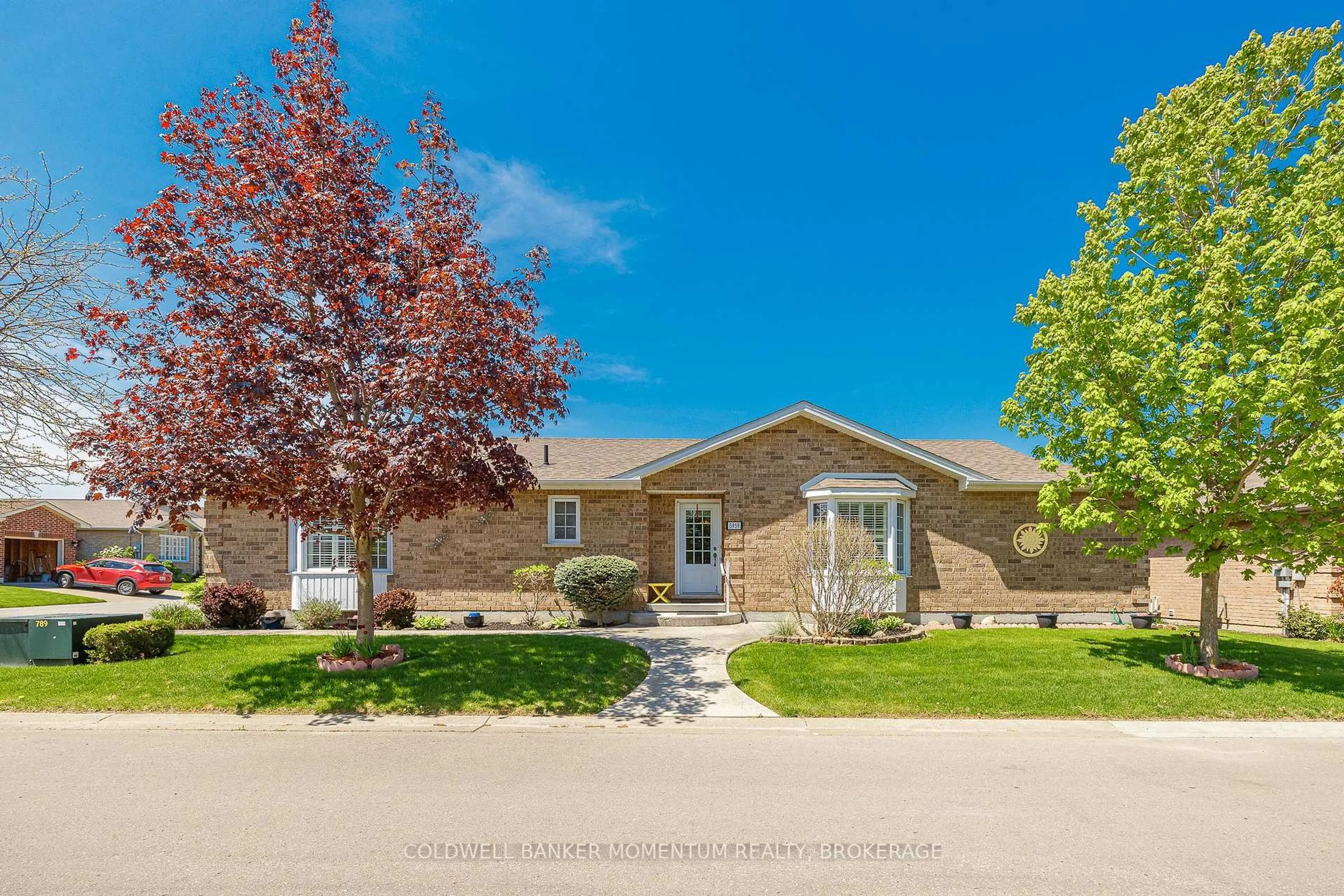 Home with brick exterior material, street for 3959 Durban Lane, Lincoln Ontario L0R 2C0