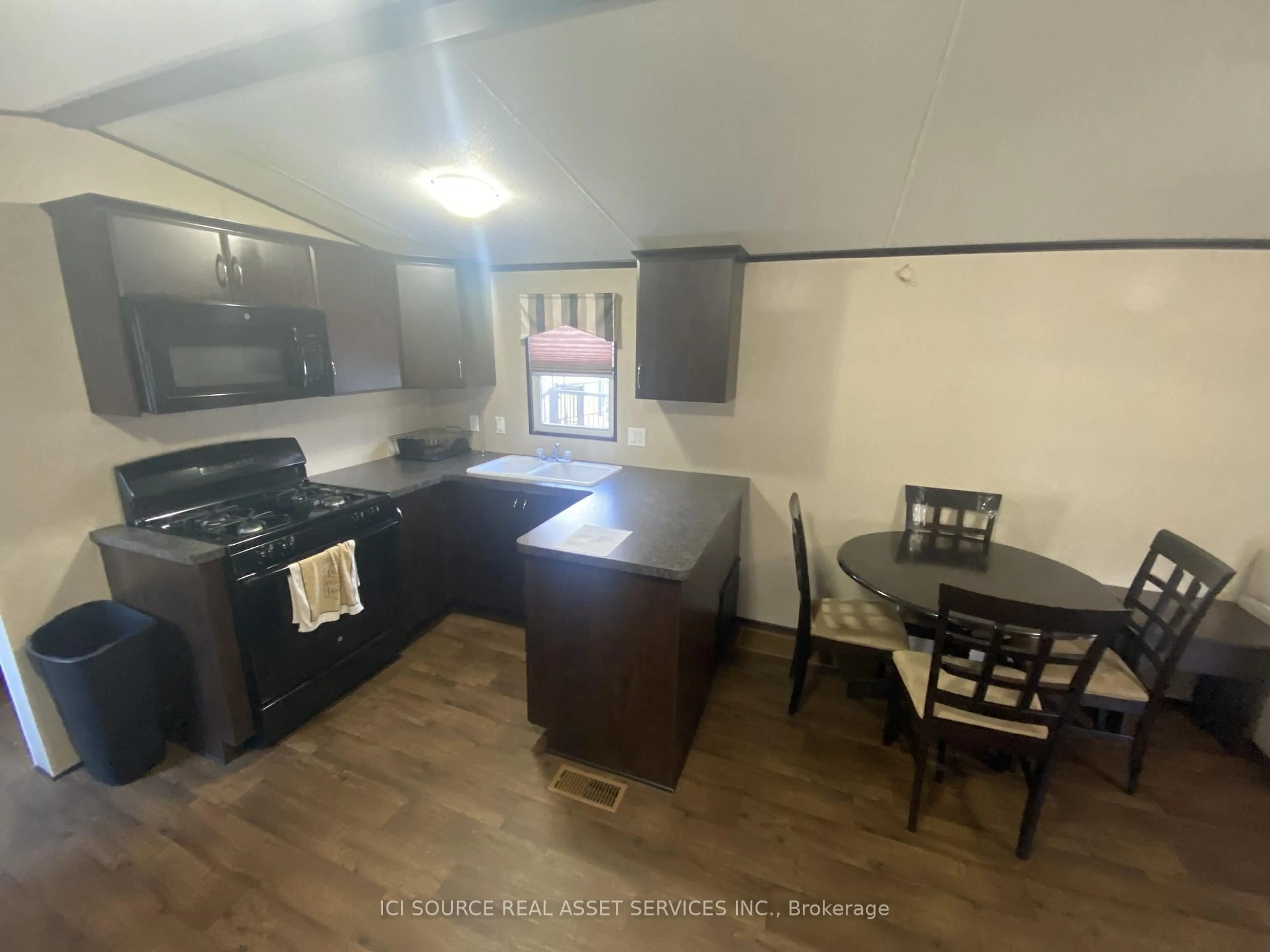 Standard kitchen, unknown for 1082 Shamrock Marina Rd #252, Gravenhurst Ontario P0E 1N0