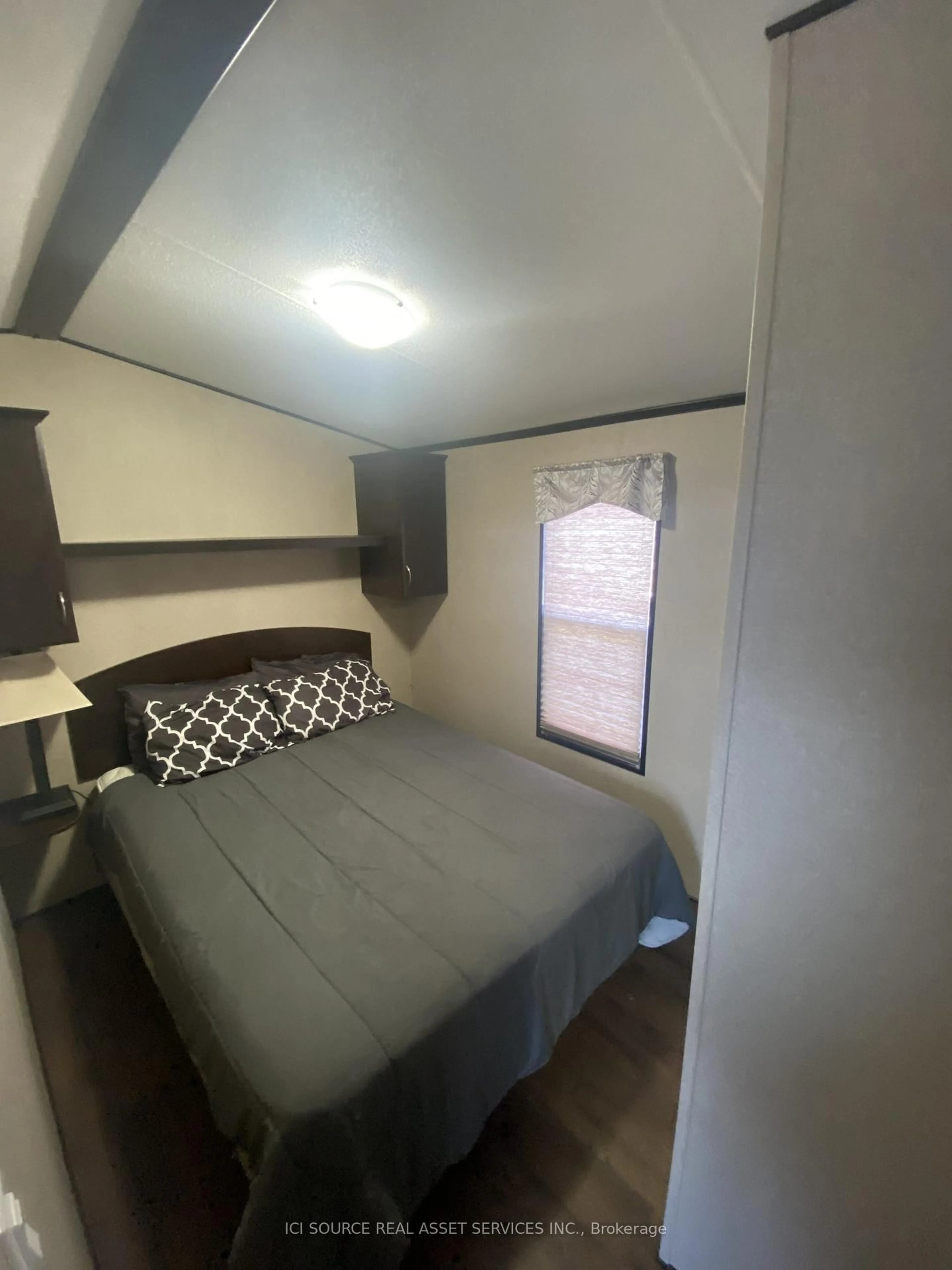 Bedroom with bed, unknown for 1082 Shamrock Marina Rd #252, Gravenhurst Ontario P0E 1N0
