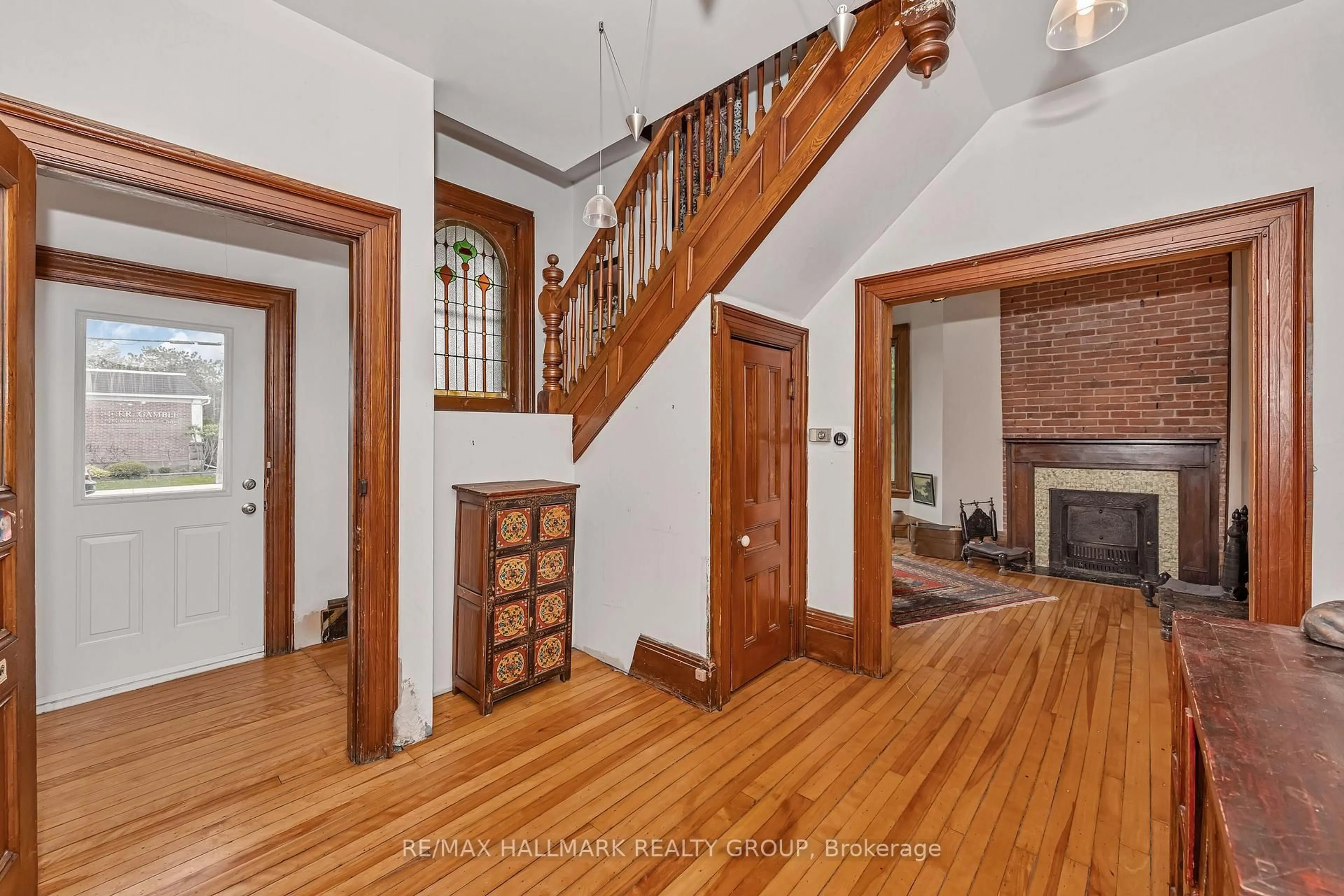 Indoor foyer for 130 Church St, Almonte Ontario K0A 1A0