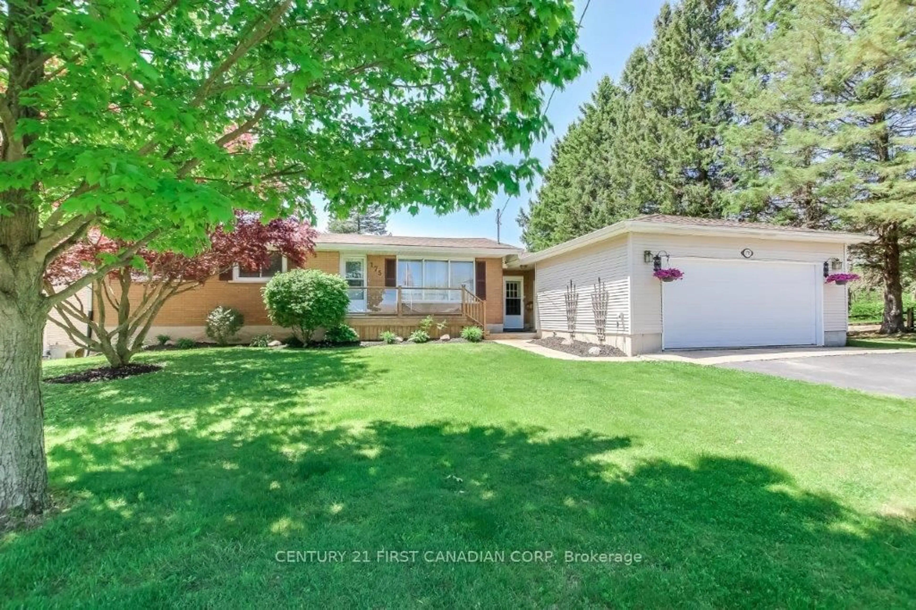 A pic from outside/outdoor area/front of a property/back of a property/a pic from drone, street for 175 Quarter Town Line, Tillsonburg Ontario N4G 4E2