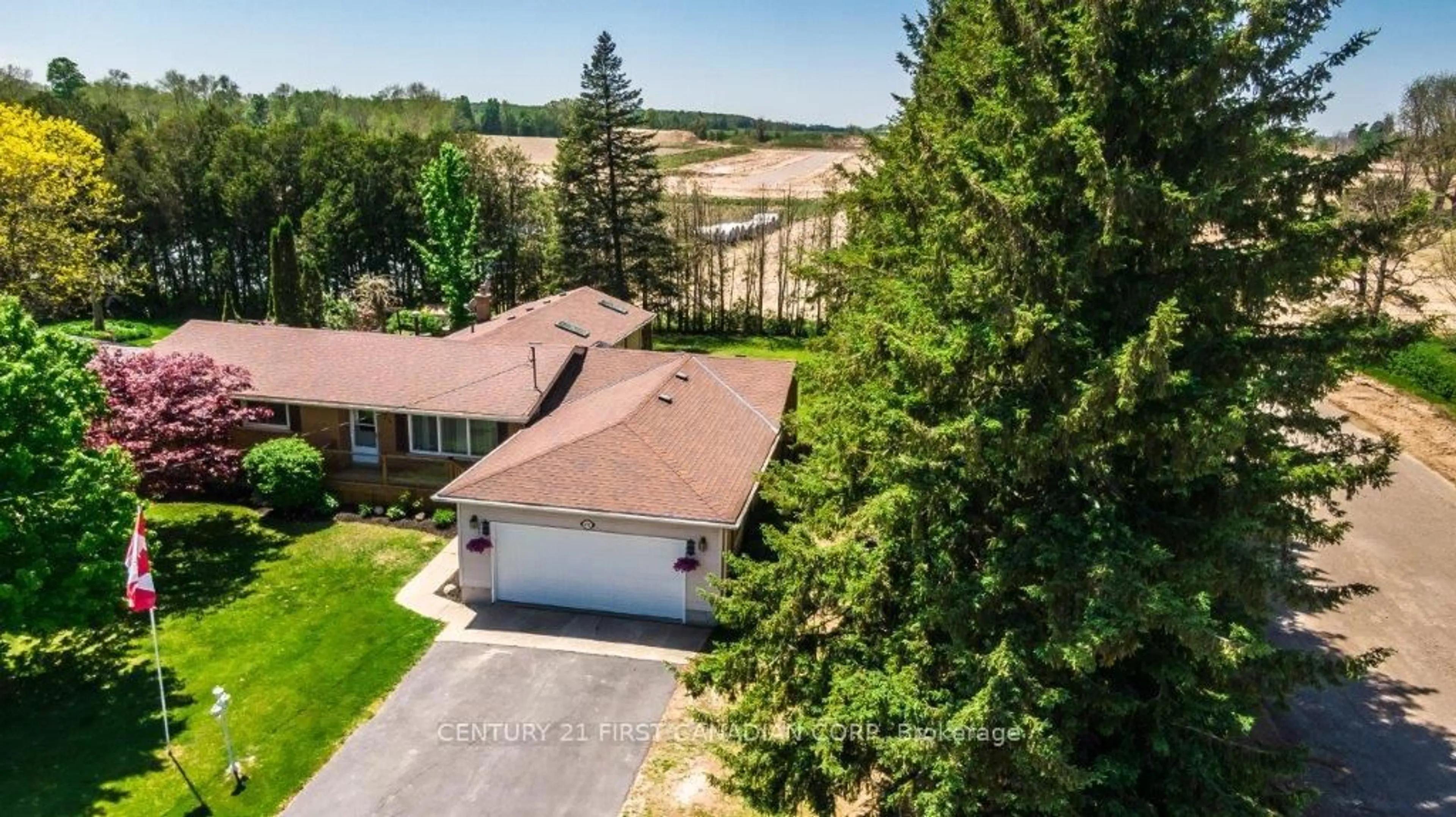 A pic from outside/outdoor area/front of a property/back of a property/a pic from drone, water/lake/river/ocean view for 175 Quarter Town Line, Tillsonburg Ontario N4G 4E2