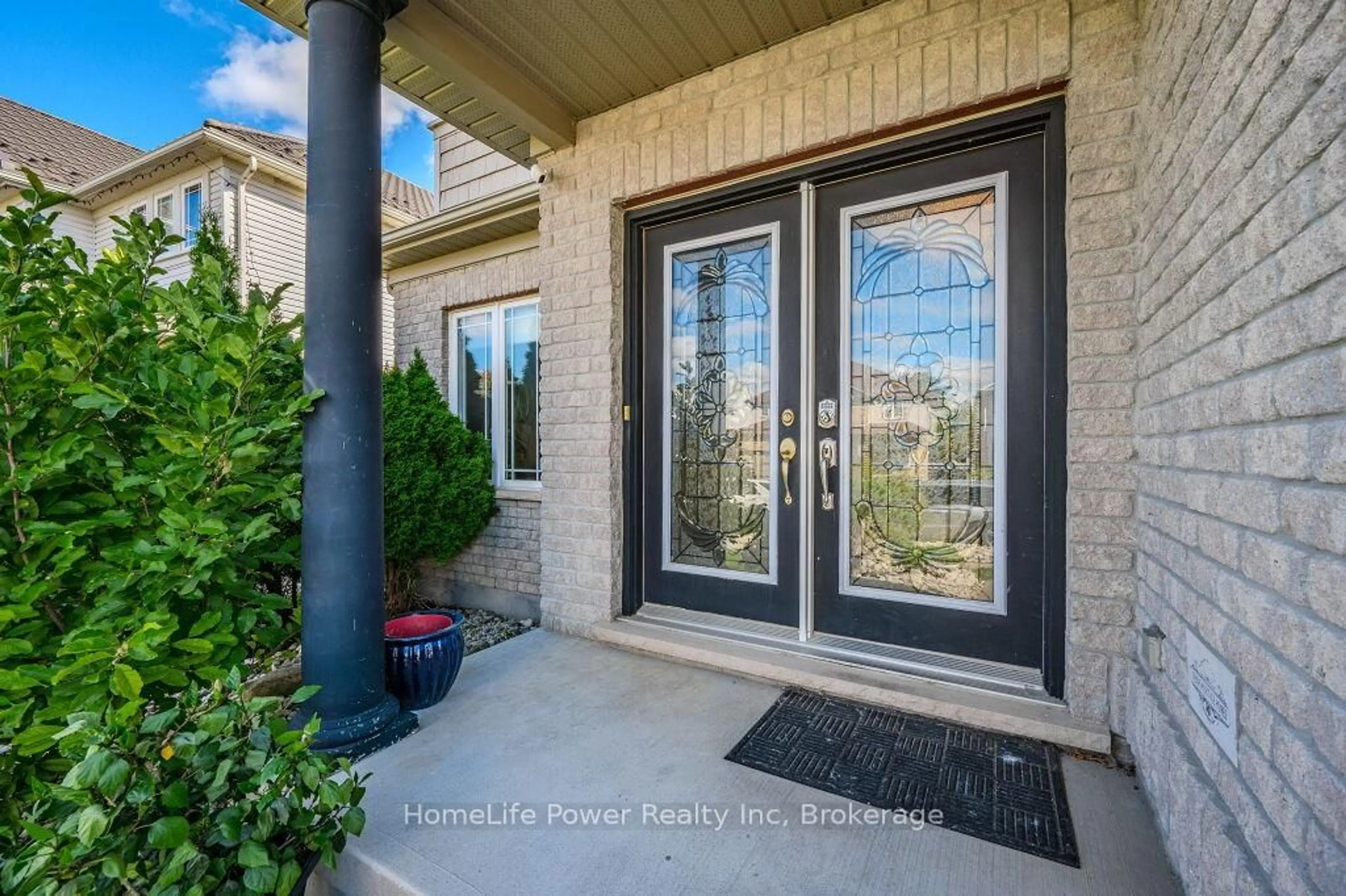 Indoor entryway for 6 Westra Dr, Guelph Ontario N1K 1Z7