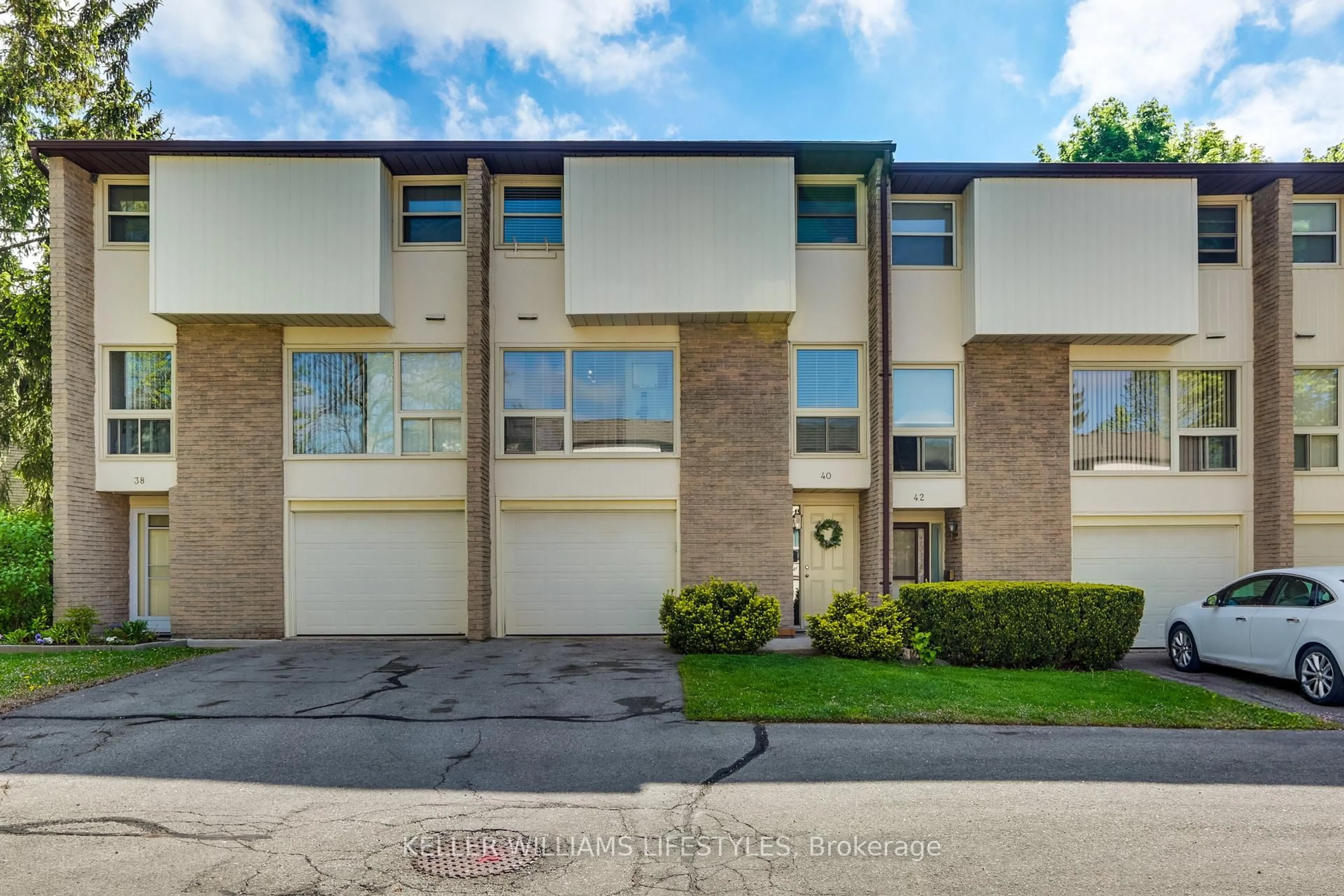 Unknown for 40 Chiddington Gate, London South Ontario N6C 4Y3