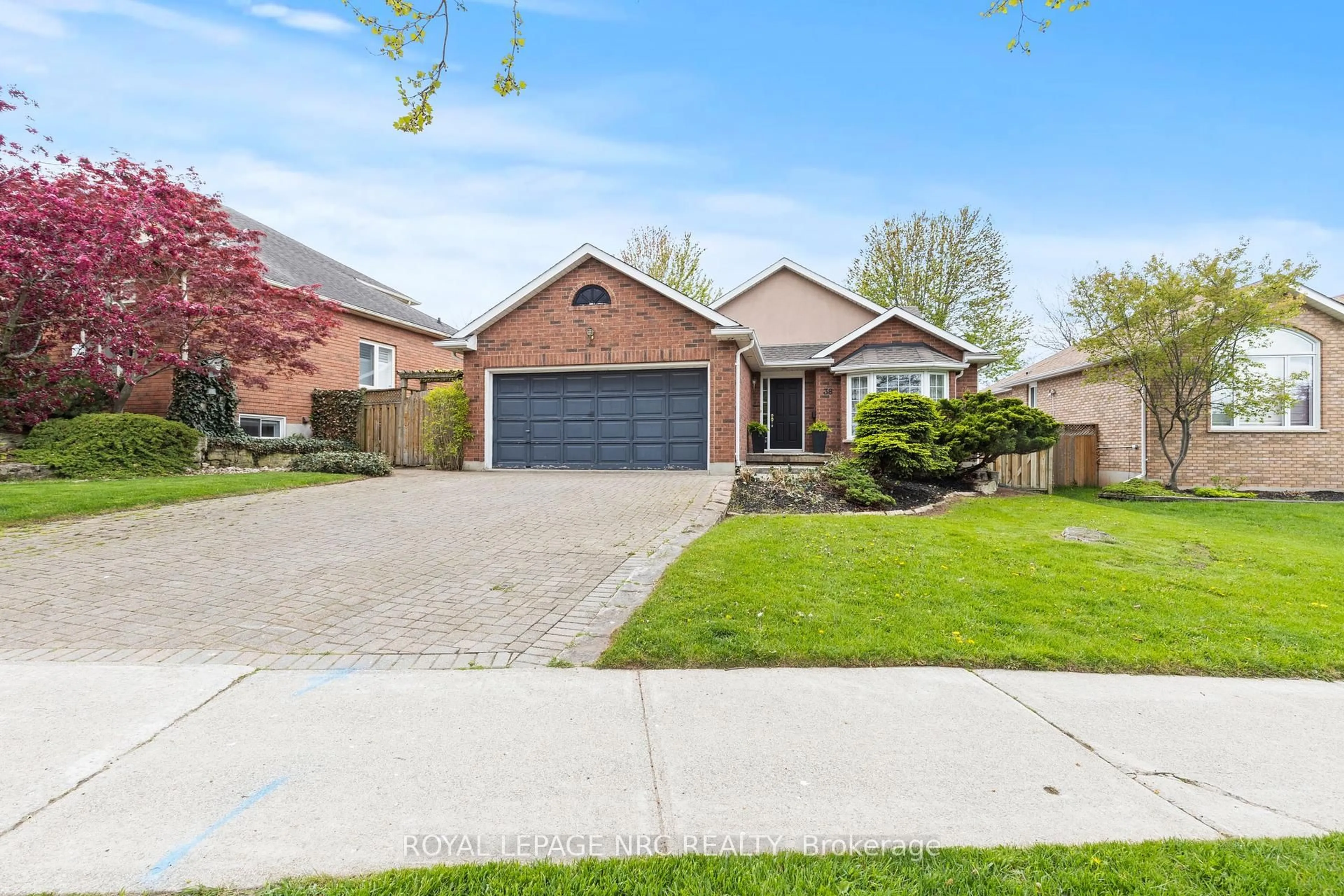 Home with brick exterior material, street for 38 Baker Rd, Grimsby Ontario L3M 5H6