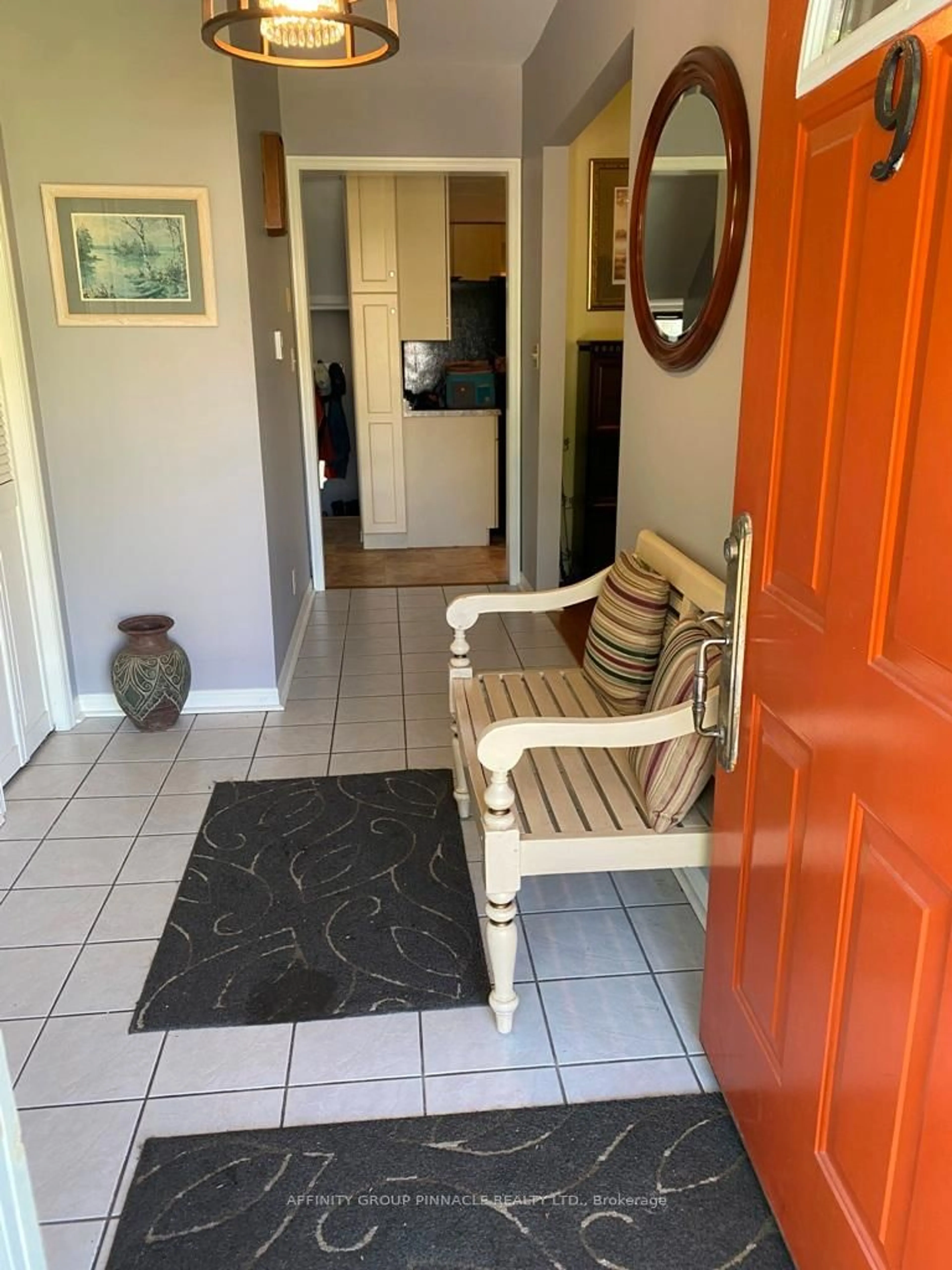 Indoor entryway for 9 George St, Kawartha Lakes Ontario K9V 1W2
