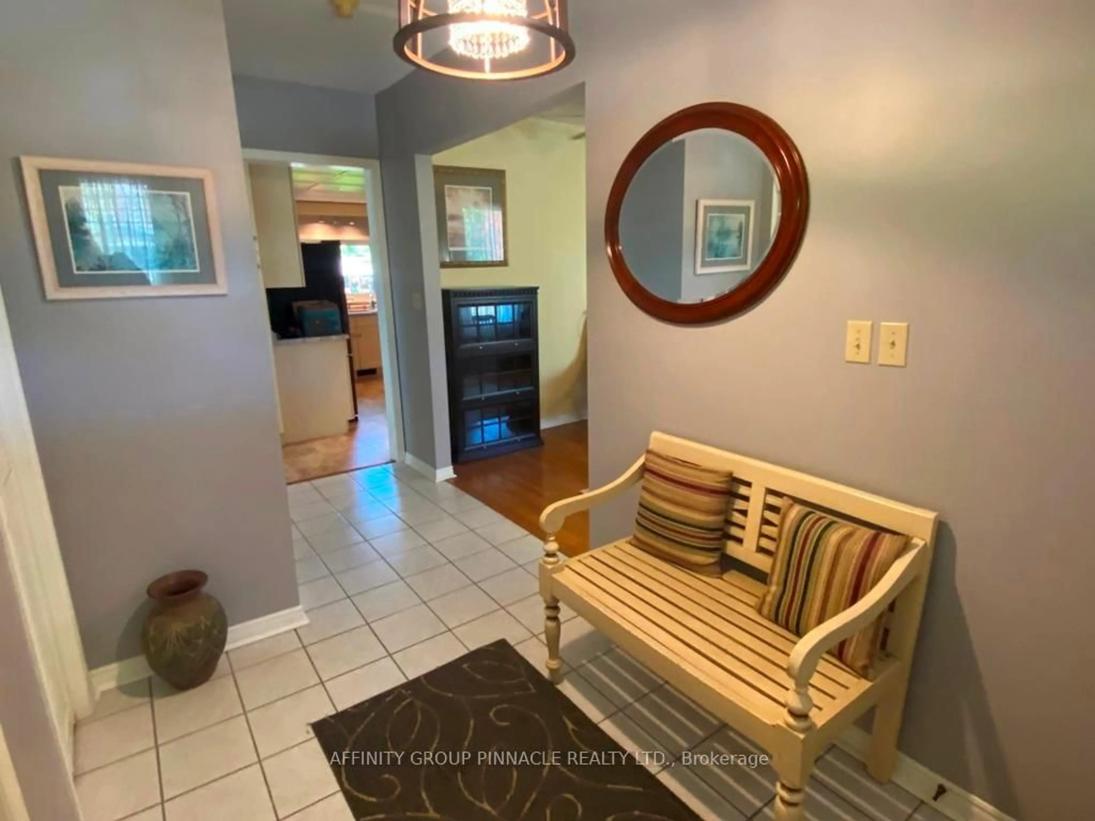 Indoor entryway for 9 George St, Kawartha Lakes Ontario K9V 1W2