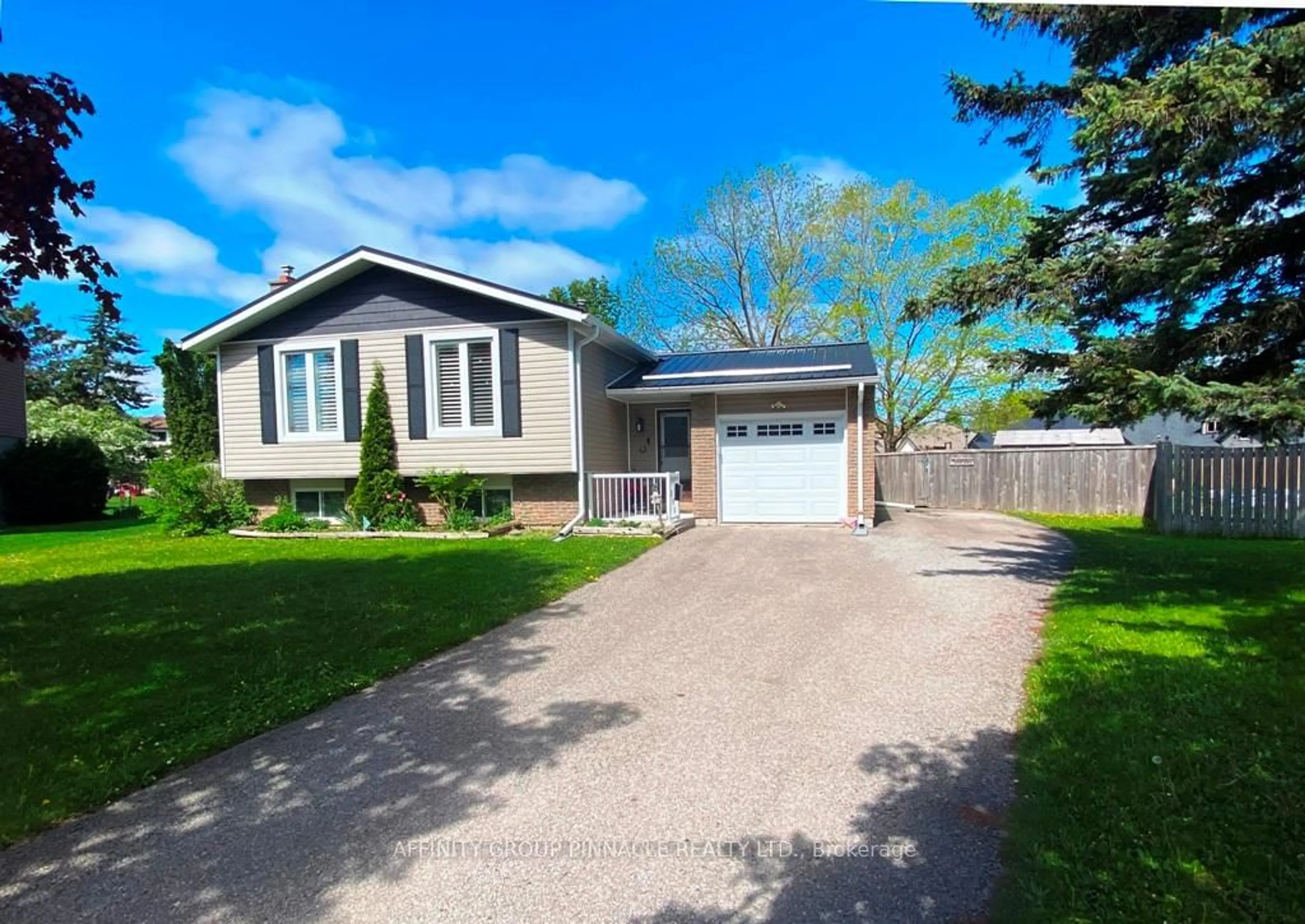 Home with vinyl exterior material, street for 52 Elaine Dr, Kawartha Lakes Ontario K9V 4X8