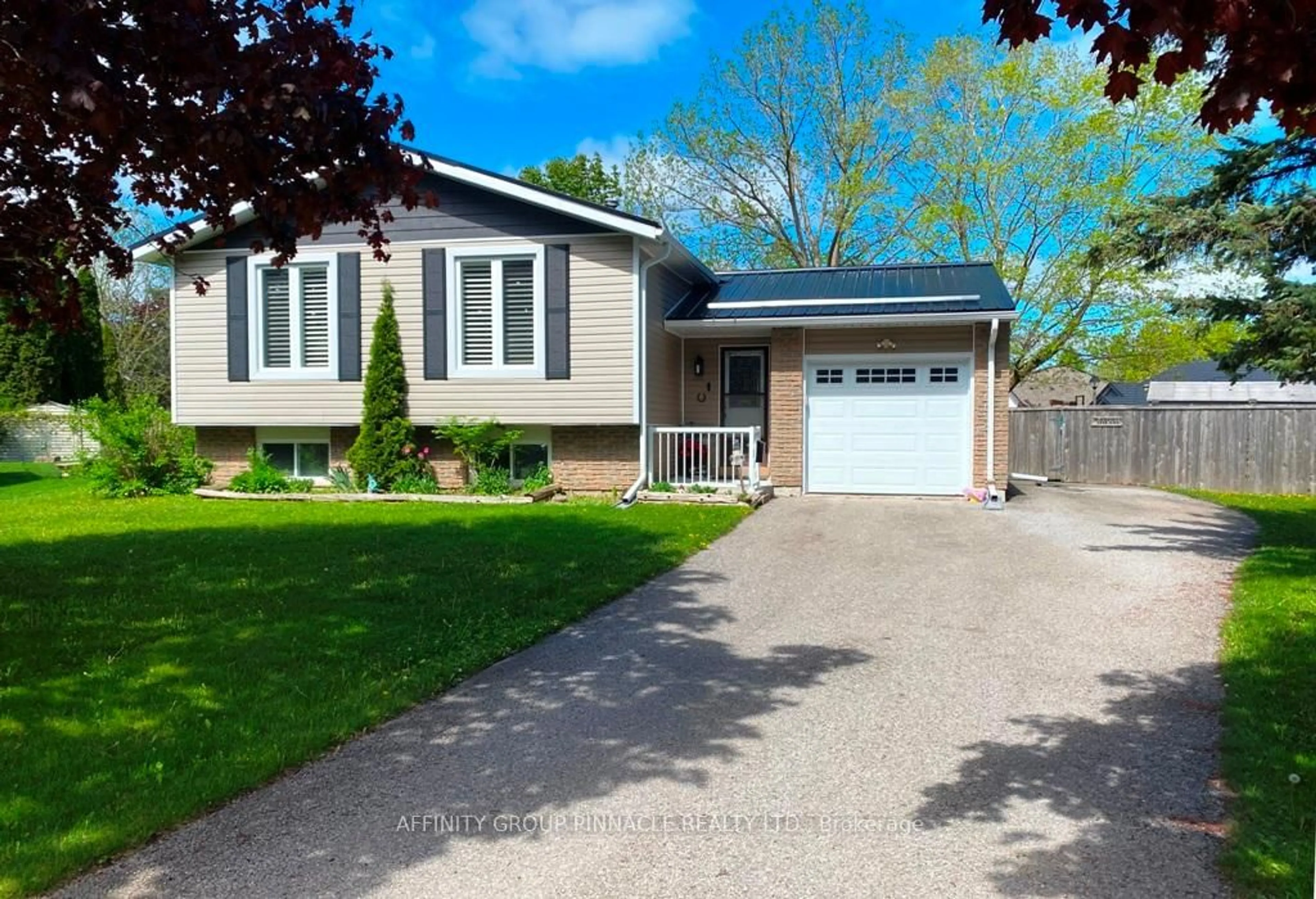 Home with vinyl exterior material, street for 52 Elaine Dr, Kawartha Lakes Ontario K9V 4X8