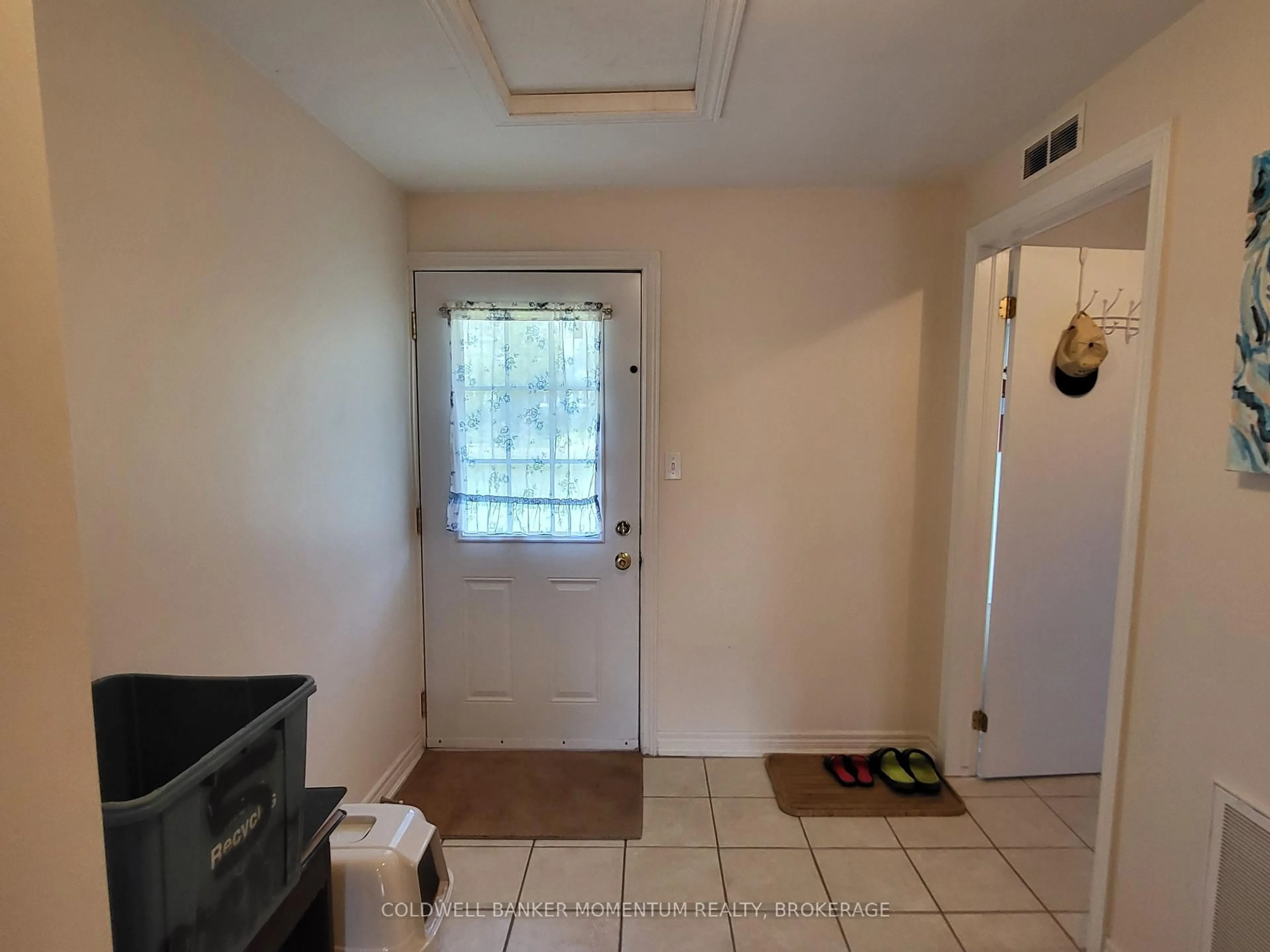 A pic of a room for 380 Washington Rd, Fort Erie Ontario L2A 4K4