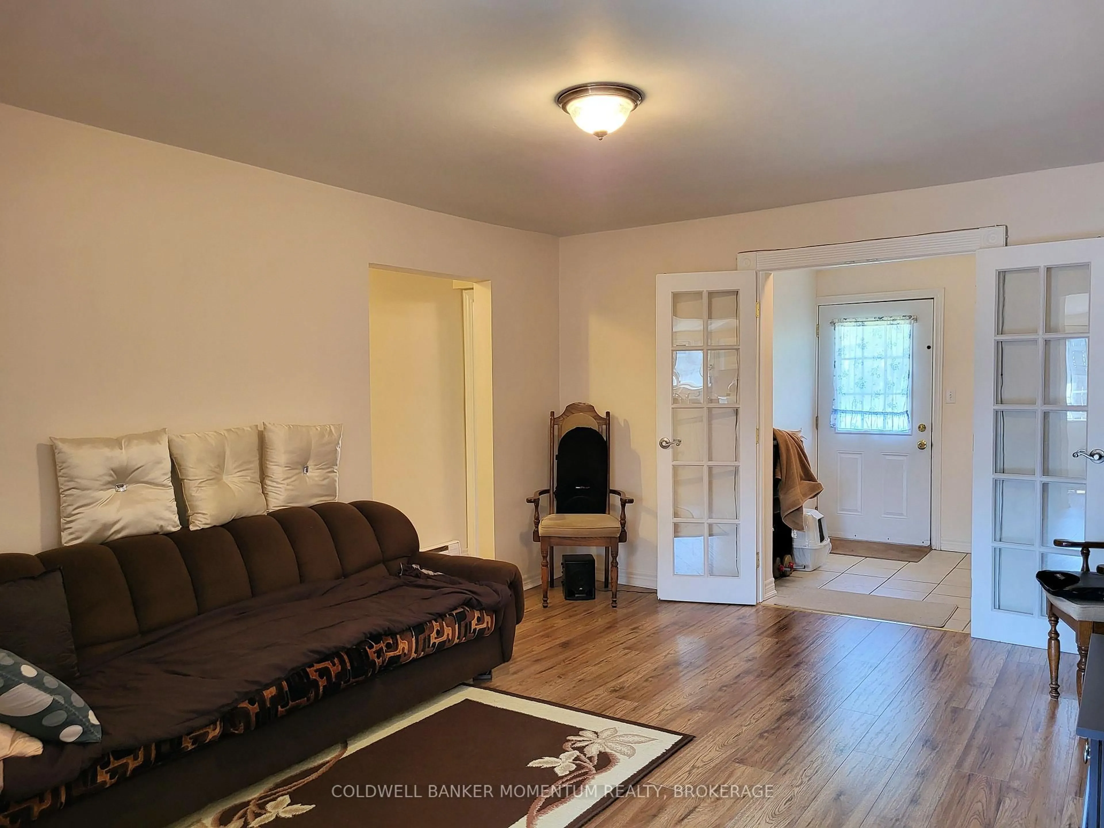 A pic of a room for 380 Washington Rd, Fort Erie Ontario L2A 4K4