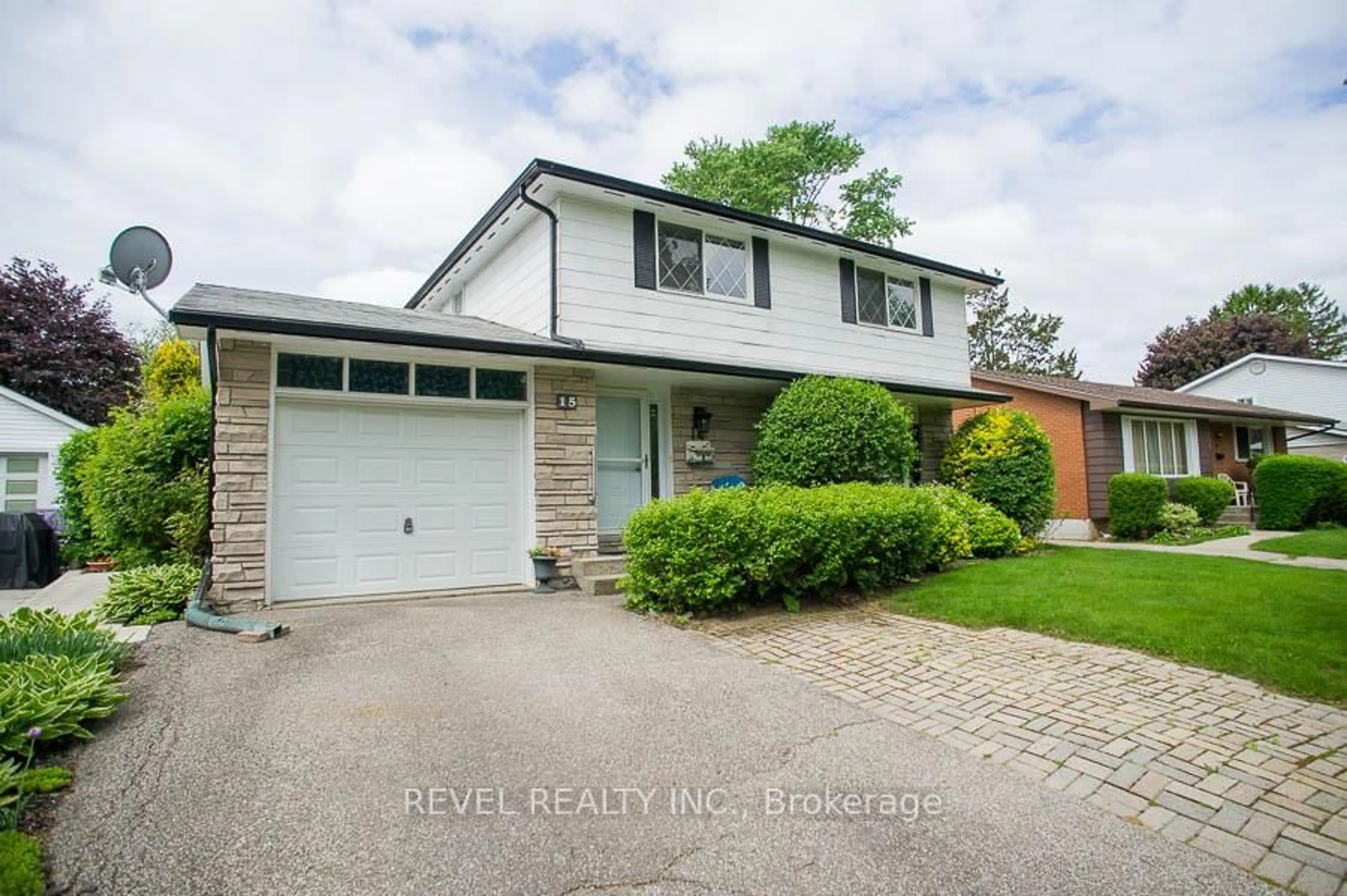 Unknown for 15 Sprucehill Dr, Brantford Ontario N3R 3R7