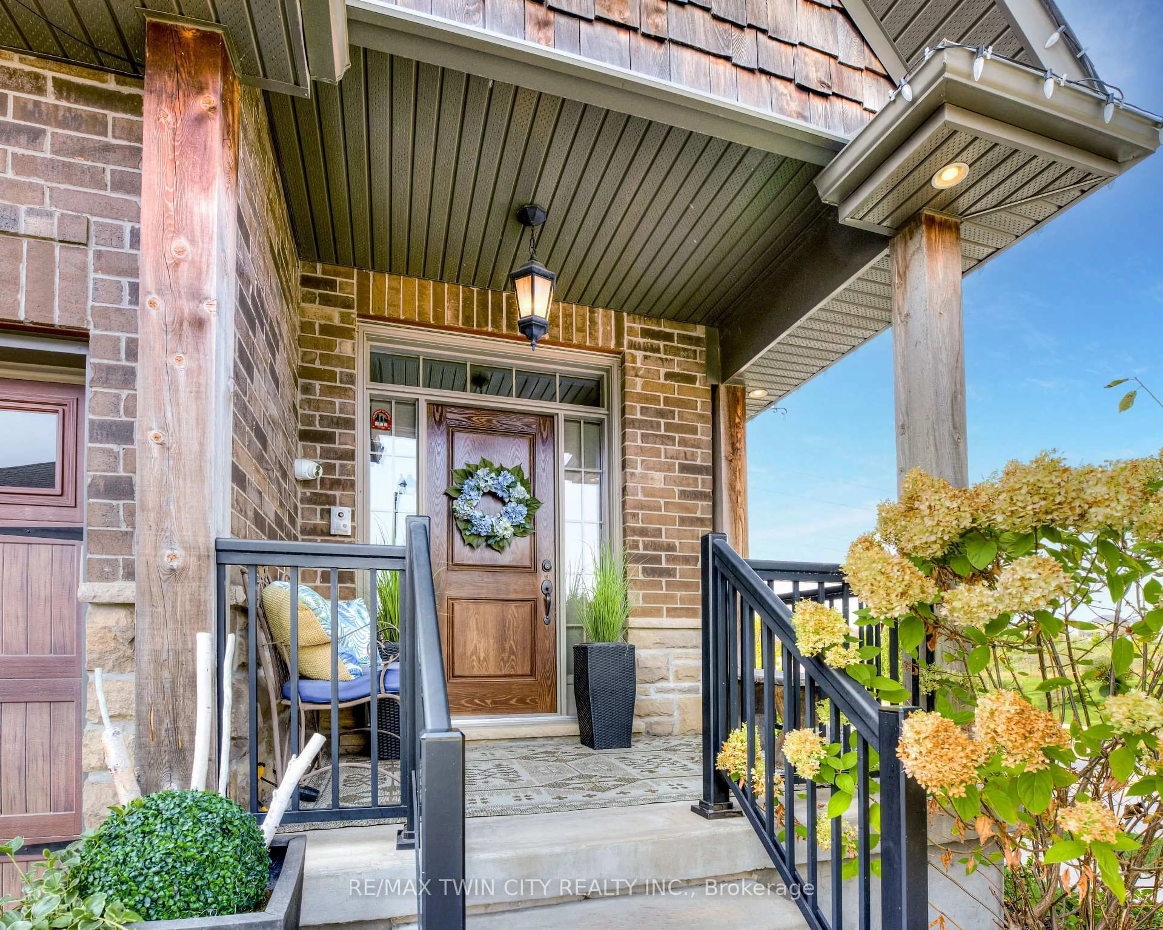Indoor entryway for 657 Montpellier Dr, Waterloo Ontario N2T 0B3