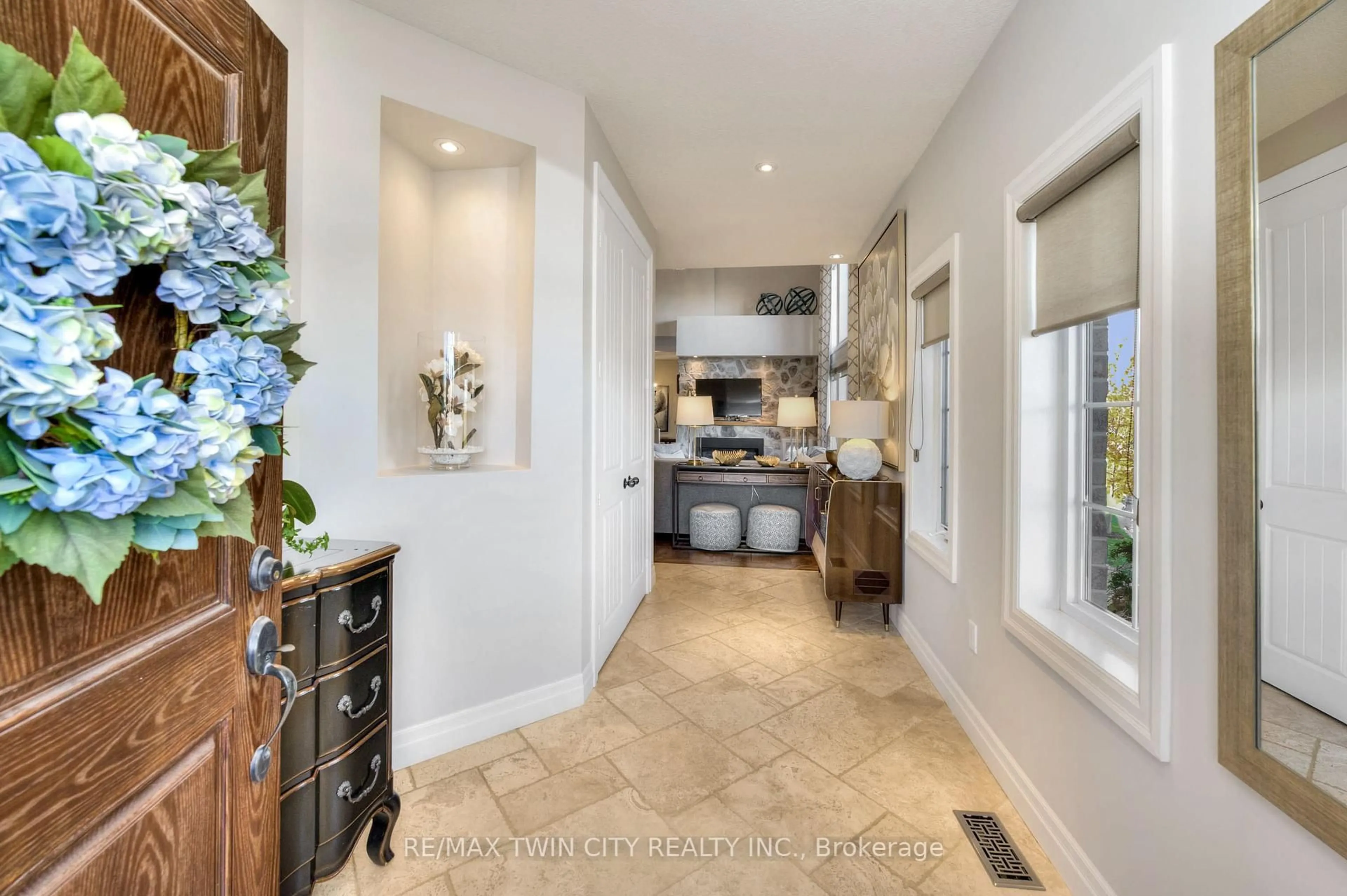 Indoor entryway for 657 Montpellier Dr, Waterloo Ontario N2T 0B3