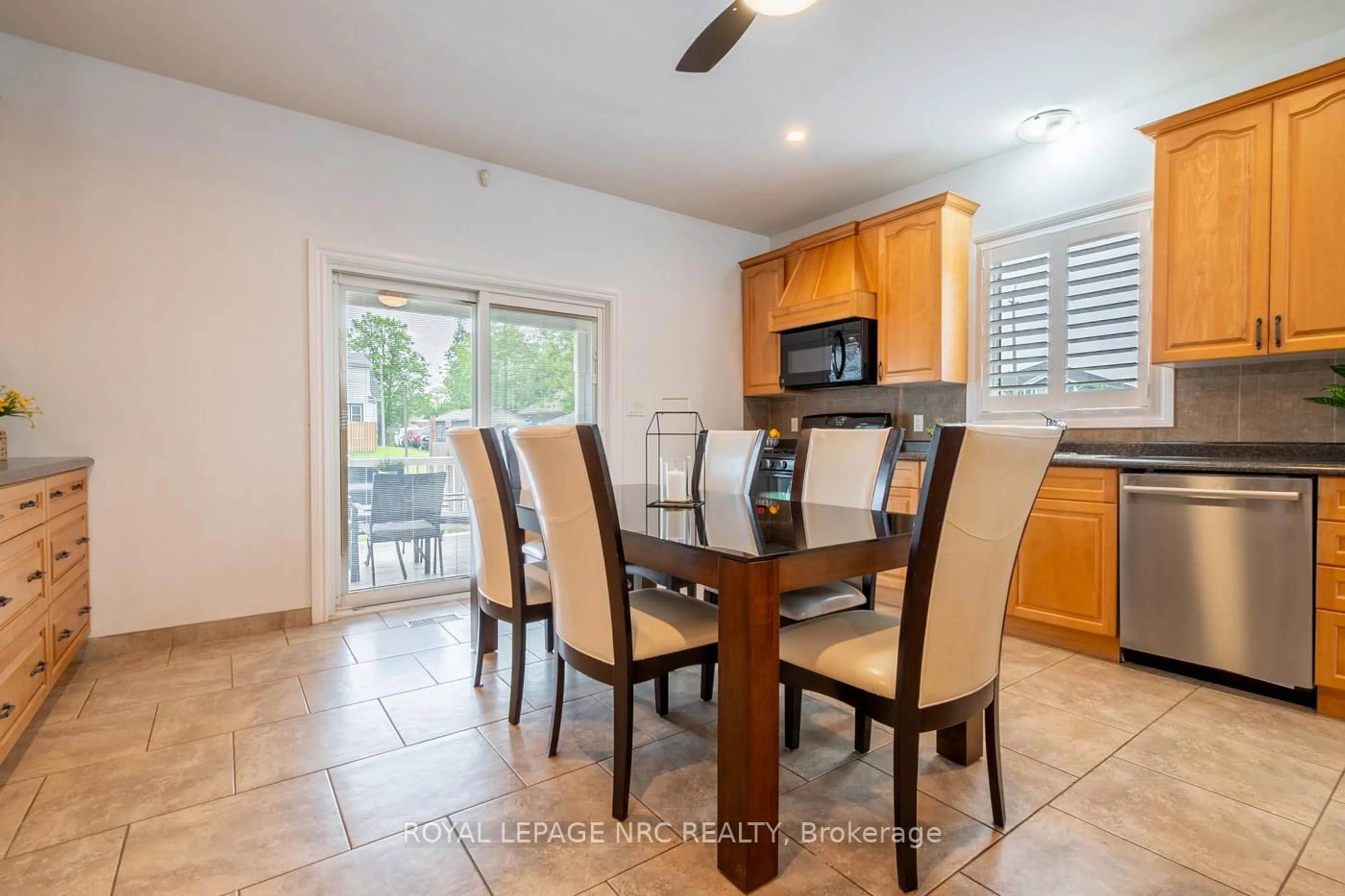Open concept kitchen, ceramic/tile floor for 57 Sullivan Ave, Thorold Ontario L2V 2Y7