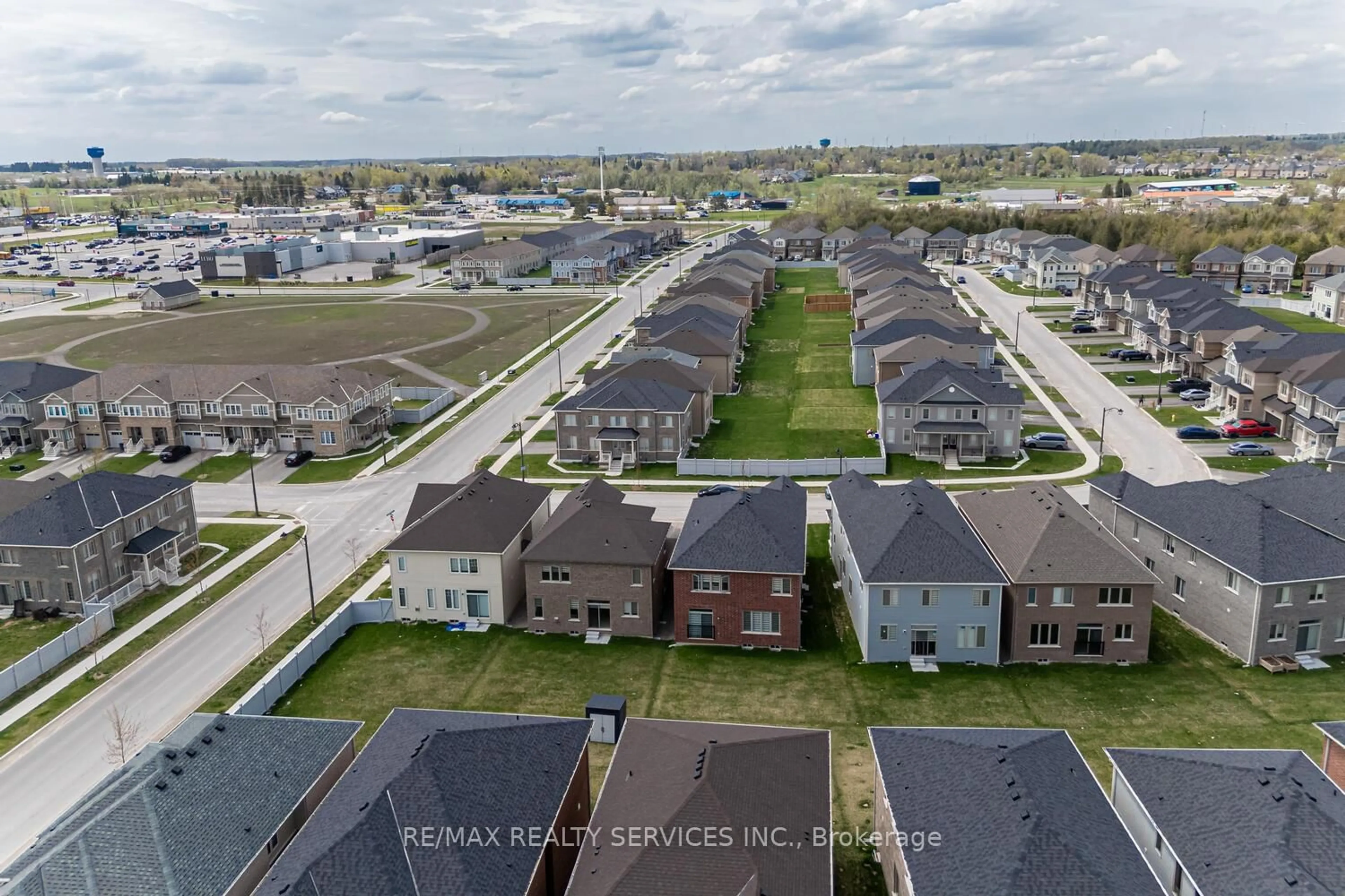 A pic from outside/outdoor area/front of a property/back of a property/a pic from drone, street for 208 Limestone Lane, Shelburne Ontario L9V 3Y3
