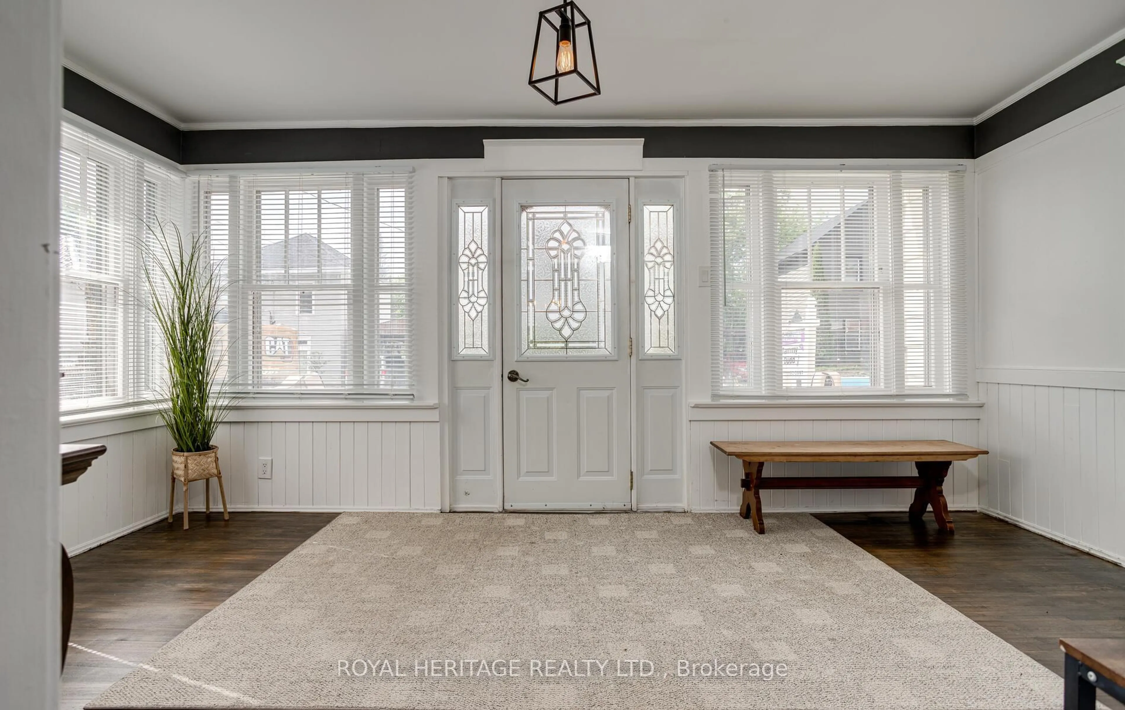 Indoor entryway for 11 George St, Havelock-Belmont-Methuen Ontario K0L 1Z0