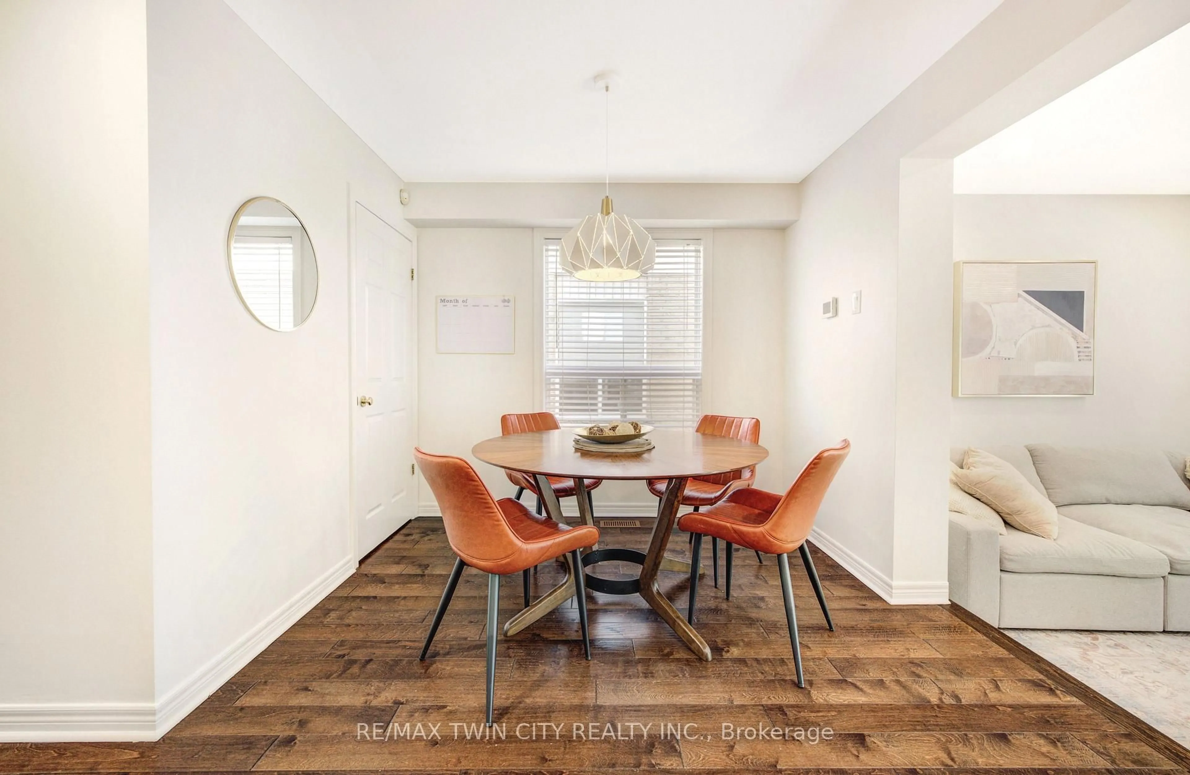 Dining room, unknown for 16 Karalee Cres, Cambridge Ontario N3C 4H2
