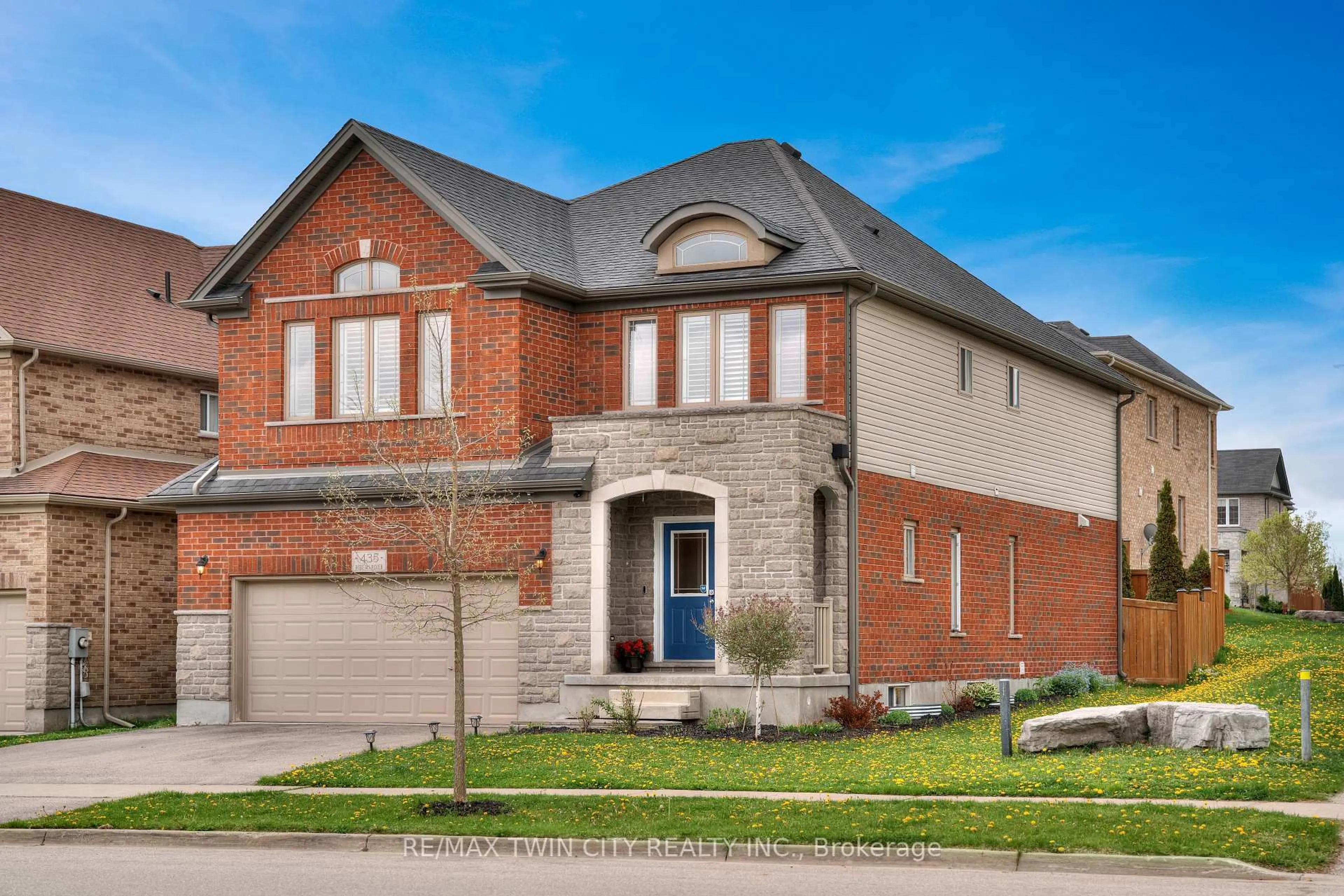 Home with brick exterior material, street for 435 Rideau River St, Waterloo Ontario N2V 2Y4