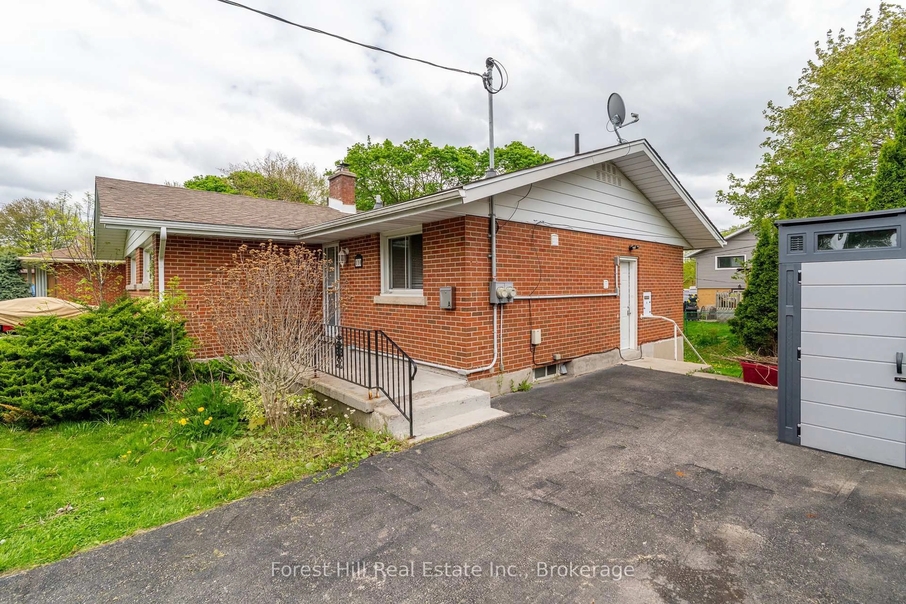 Unknown for 110 Stonybrook Dr, Kitchener Ontario N2M 4L7