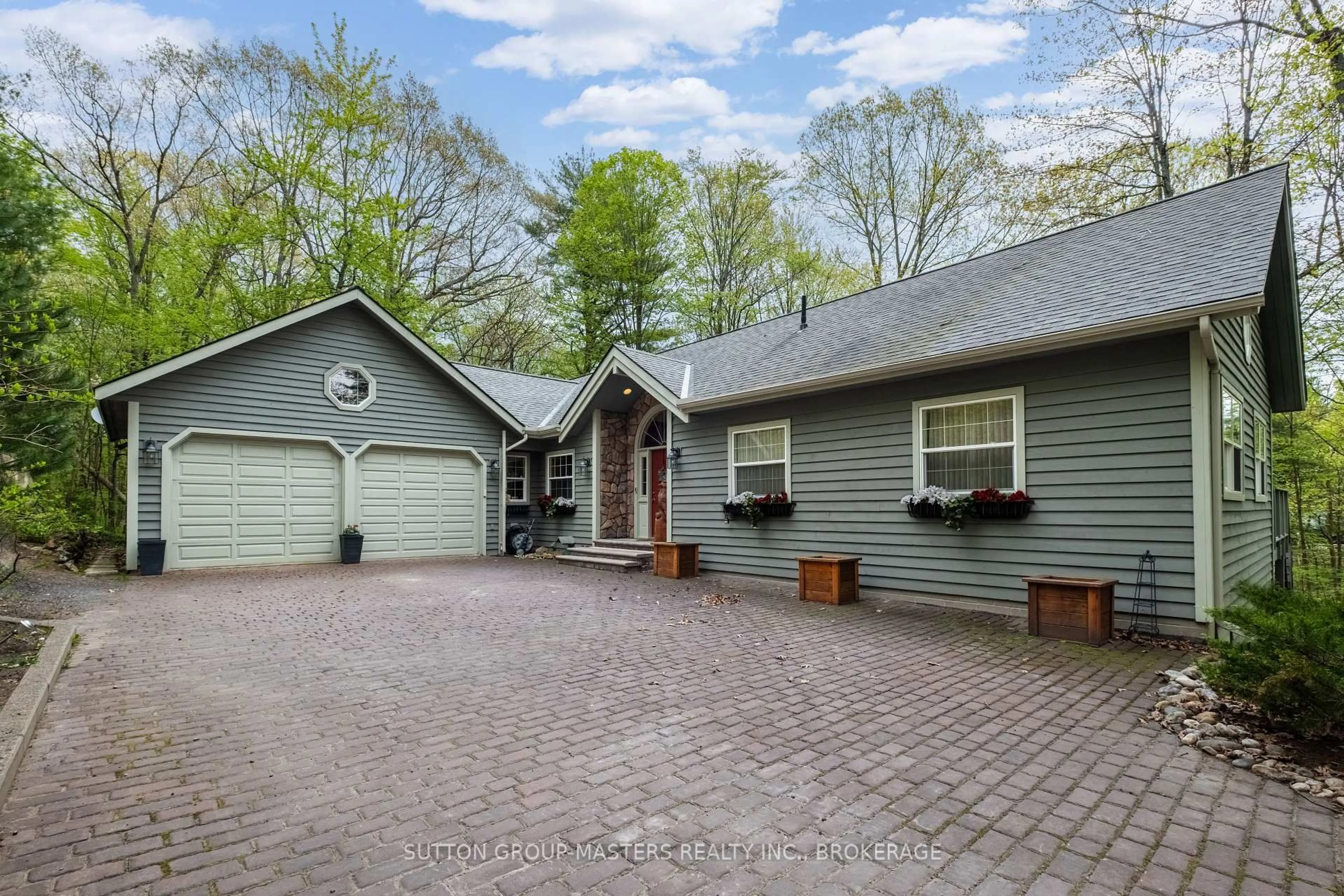 A pic from outside/outdoor area/front of a property/back of a property/a pic from drone, street for 191 TUMBLEDOWN Rd, Front of Leeds & Seeleys Bay Ontario K0E 1L0