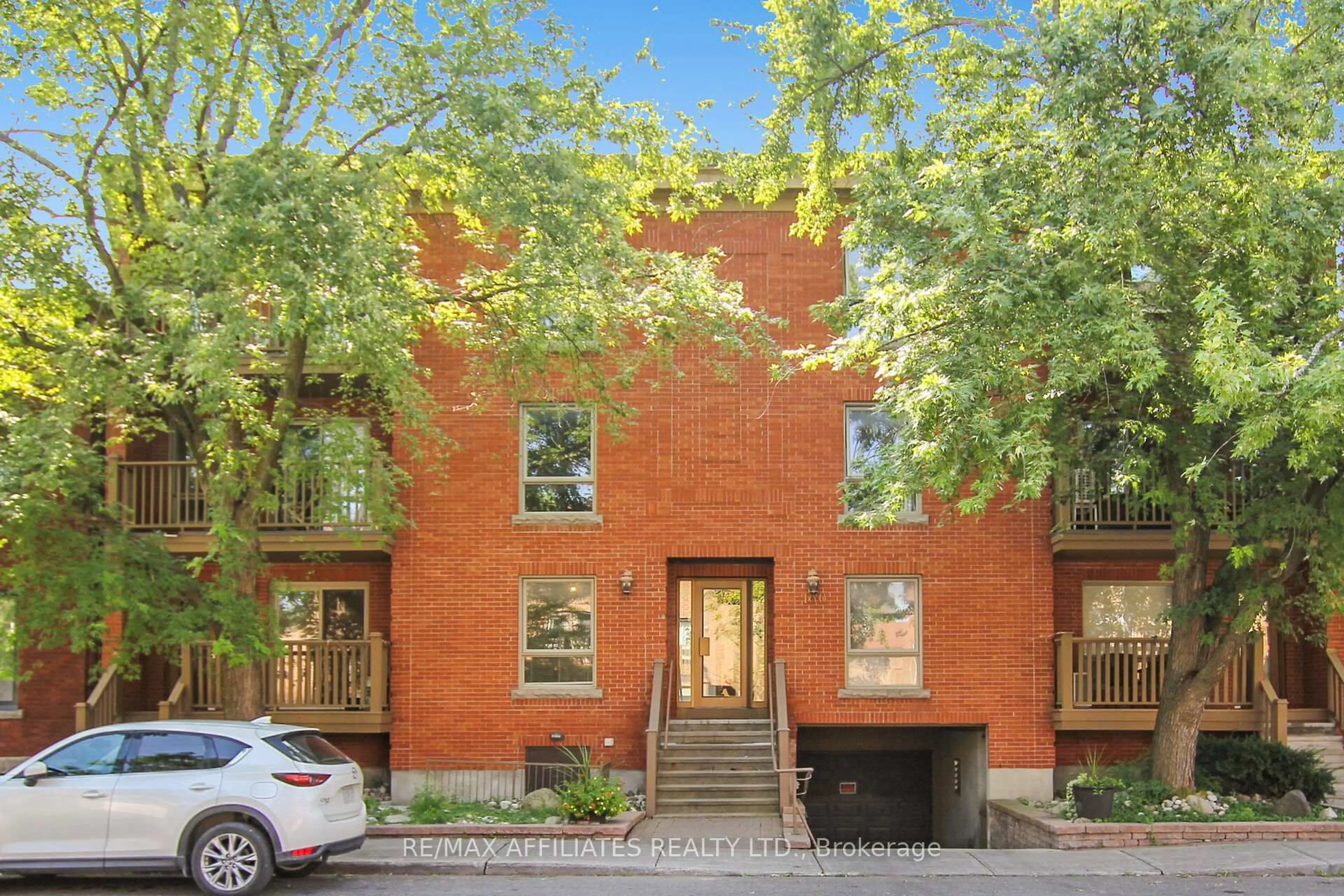 Home with brick exterior material, street for 160 Bruyere St ##1, Ottawa Ontario K1N 5E1