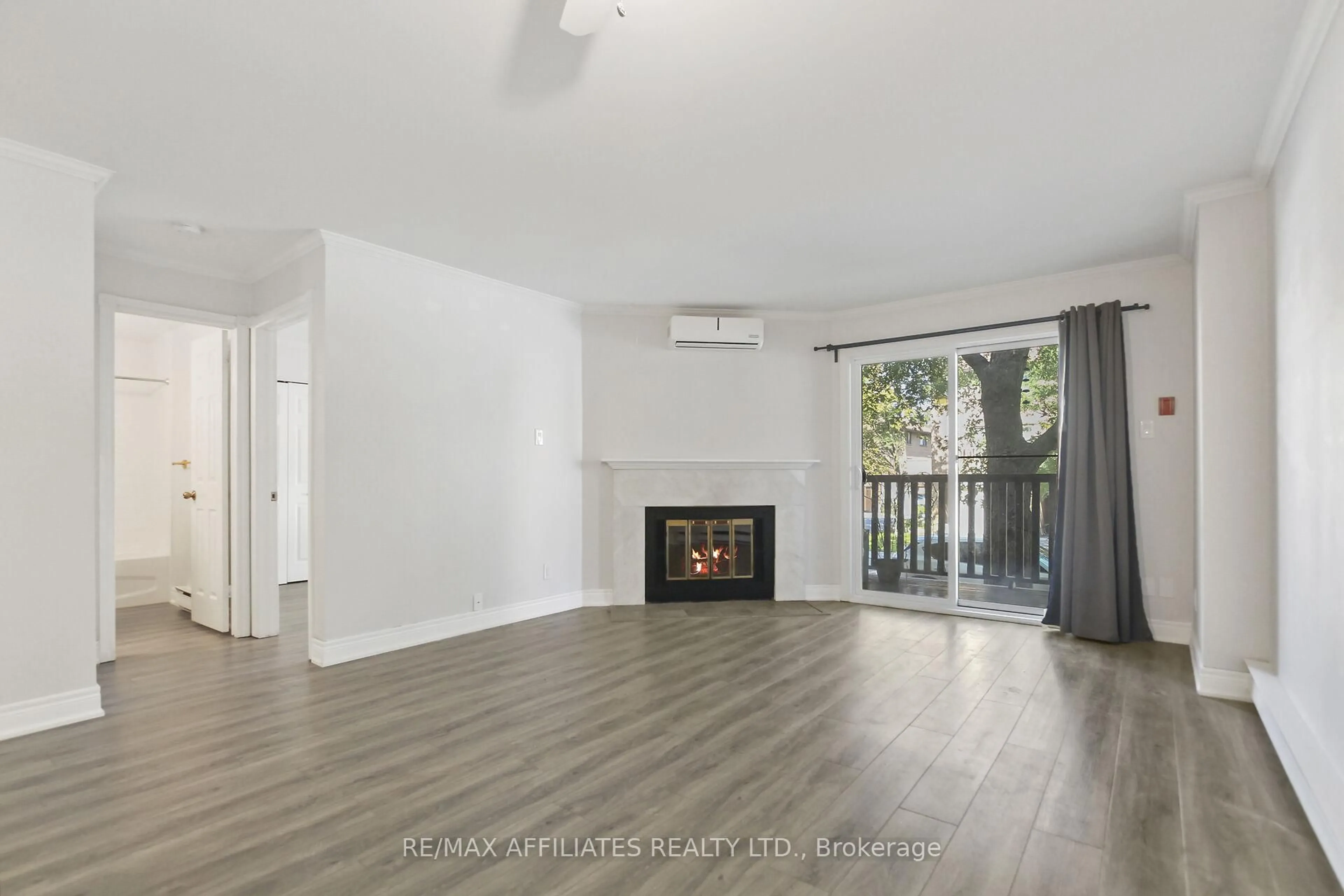 A pic of a room for 160 Bruyere St ##1, Ottawa Ontario K1N 5E1