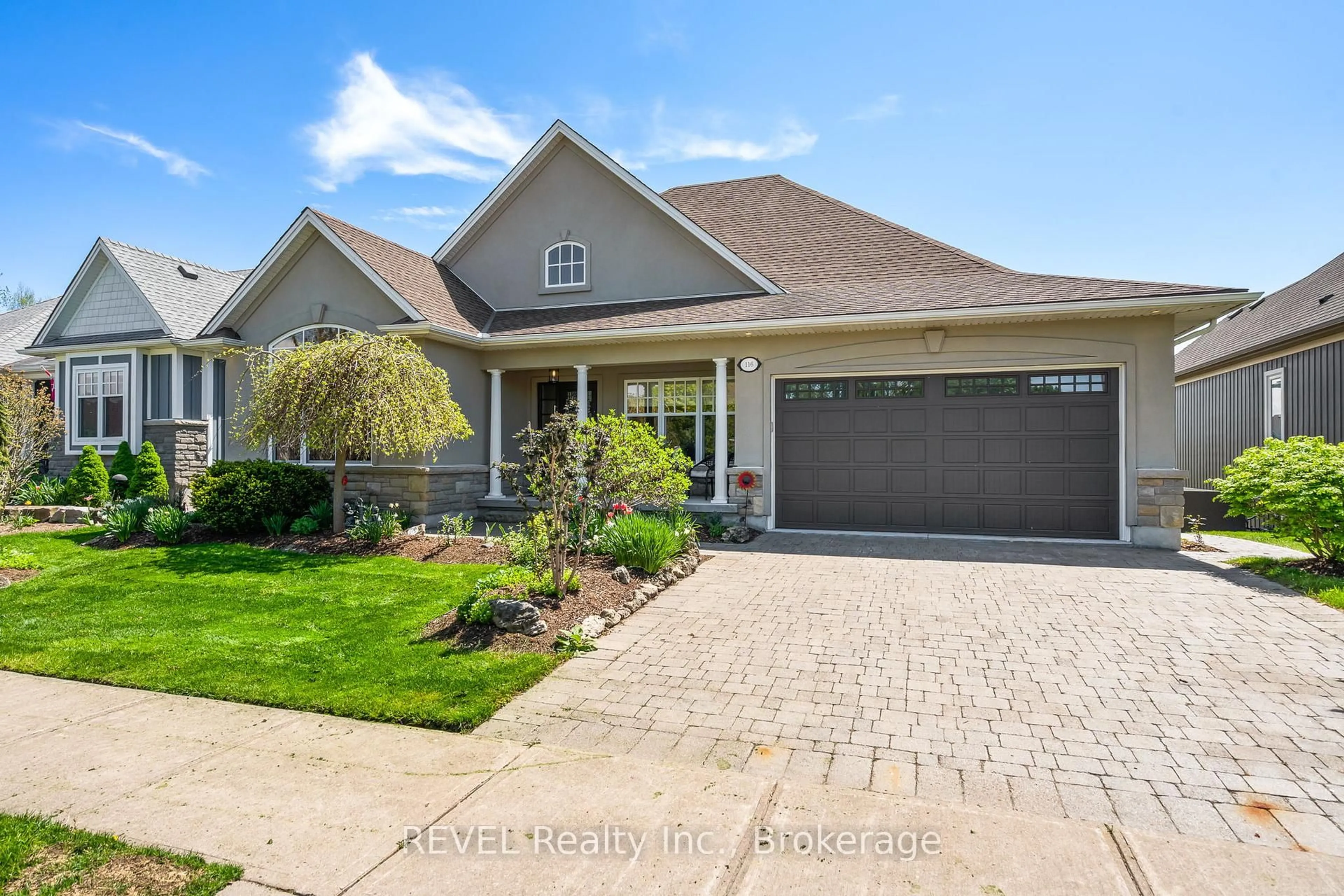 Home with brick exterior material, street for 116 Sunrise Crt, Fort Erie Ontario L0S 1N0