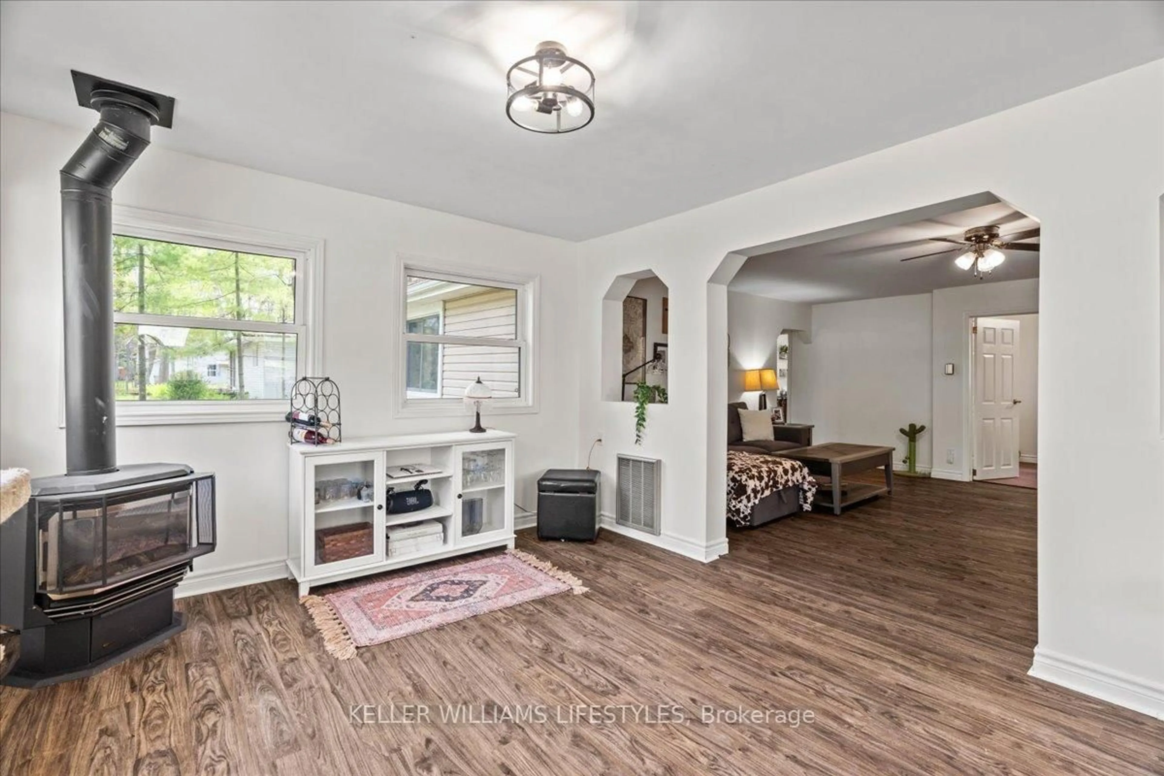 Indoor entryway for 6085 DANBEA Lane, Lambton Shores Ontario N0N 1J1