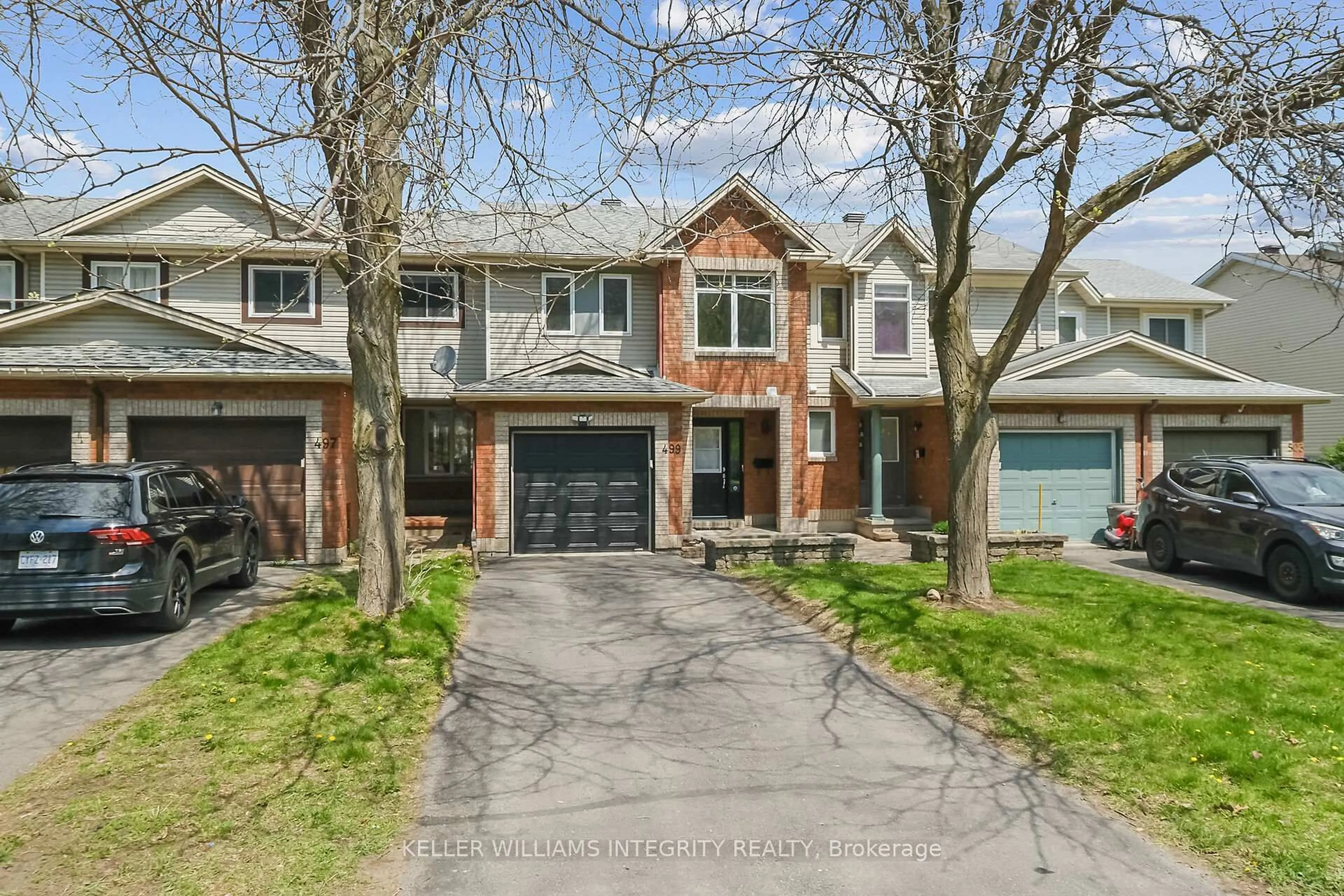 A pic from outside/outdoor area/front of a property/back of a property/a pic from drone, street for 499 Lawler Cres, Ottawa Ontario K4A 3Y4