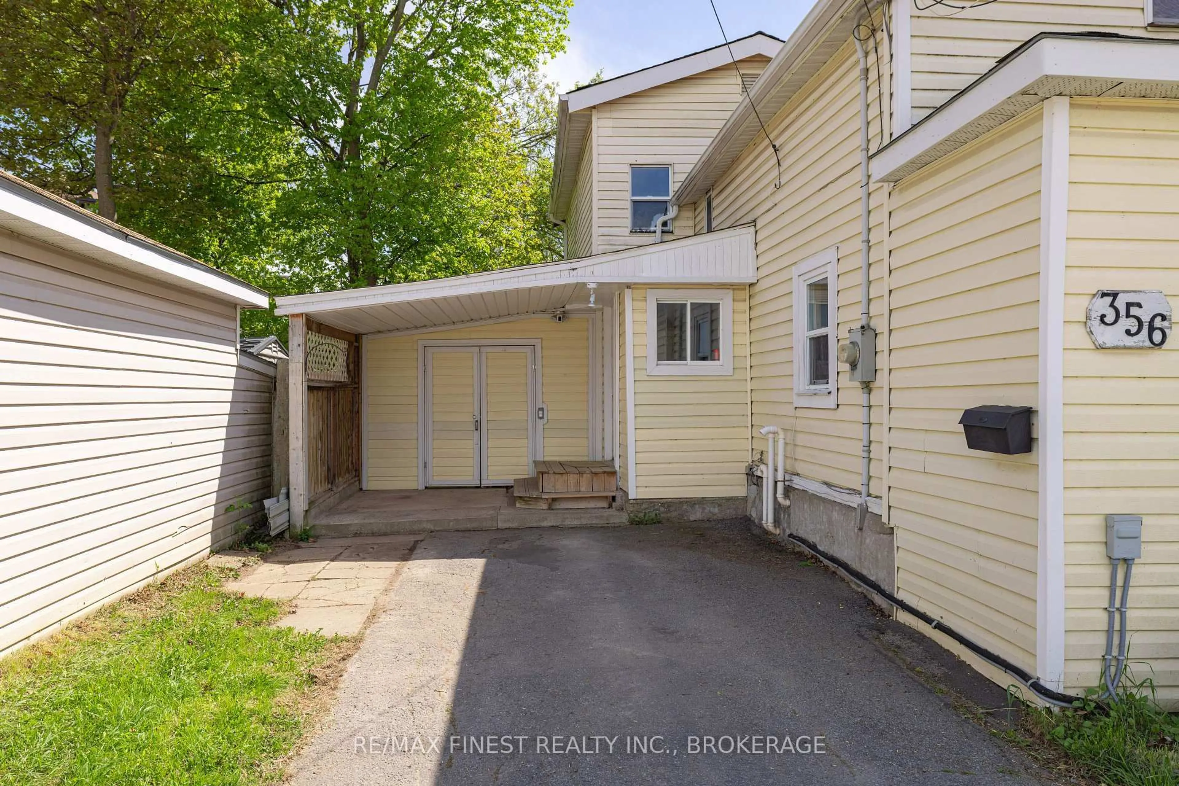 Patio, street for 356 York St, Kingston Ontario K7K 1R9