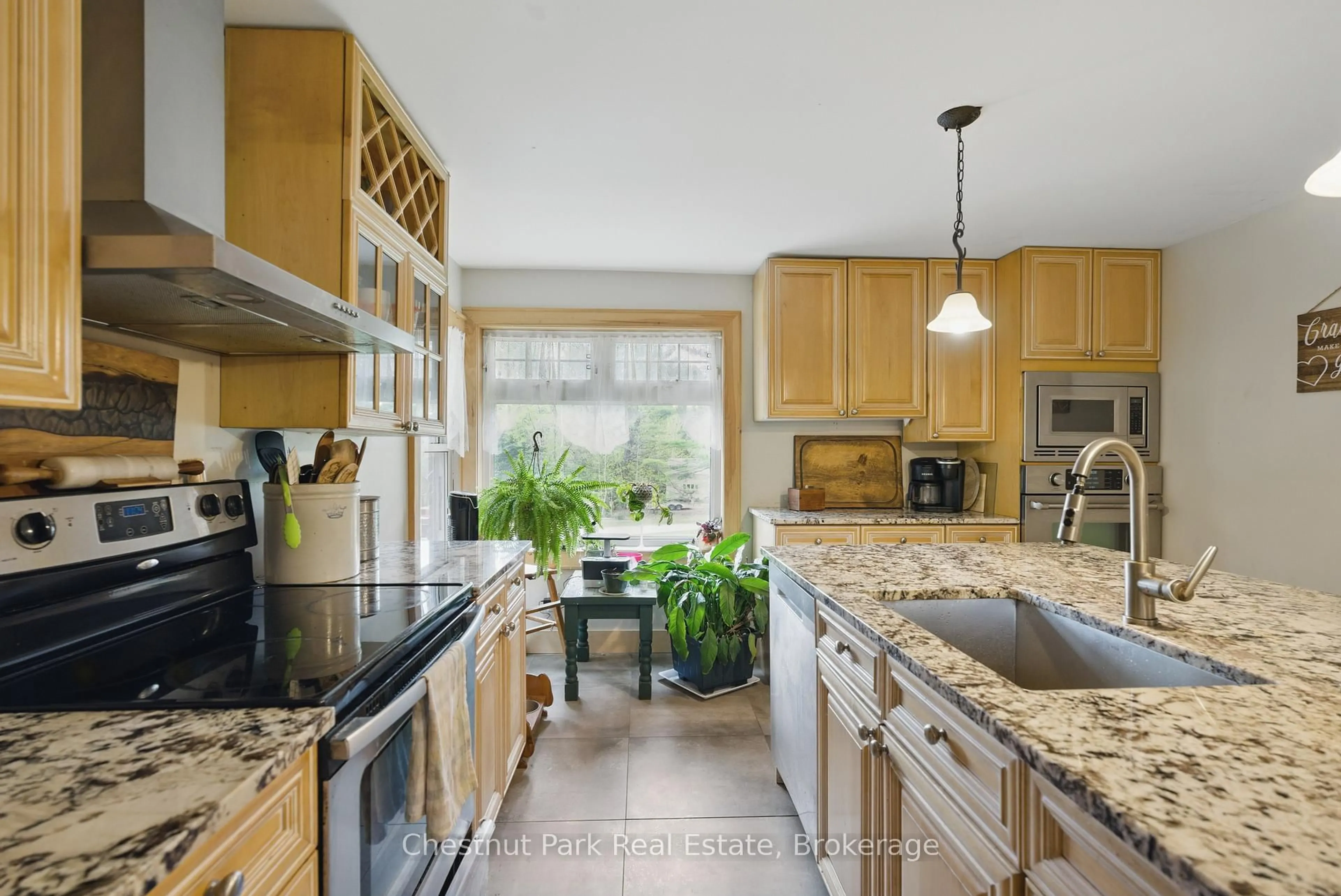 Unknown for 1258 Ravenscliffe Rd, Huntsville Ontario P1H 2N5