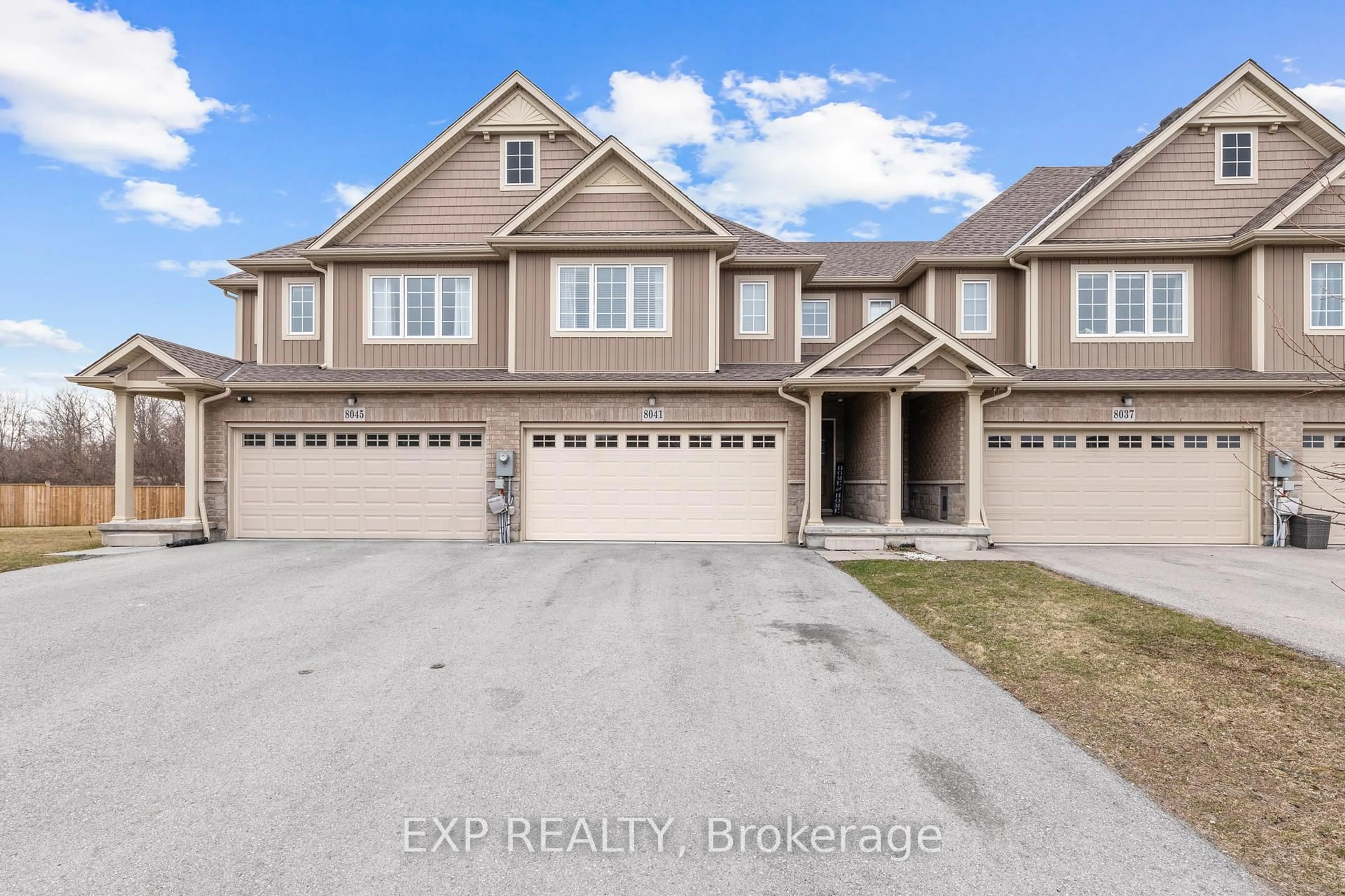 A pic from outside/outdoor area/front of a property/back of a property/a pic from drone, unknown for 8041 Cole Crt, Niagara Falls Ontario L2G 0H8