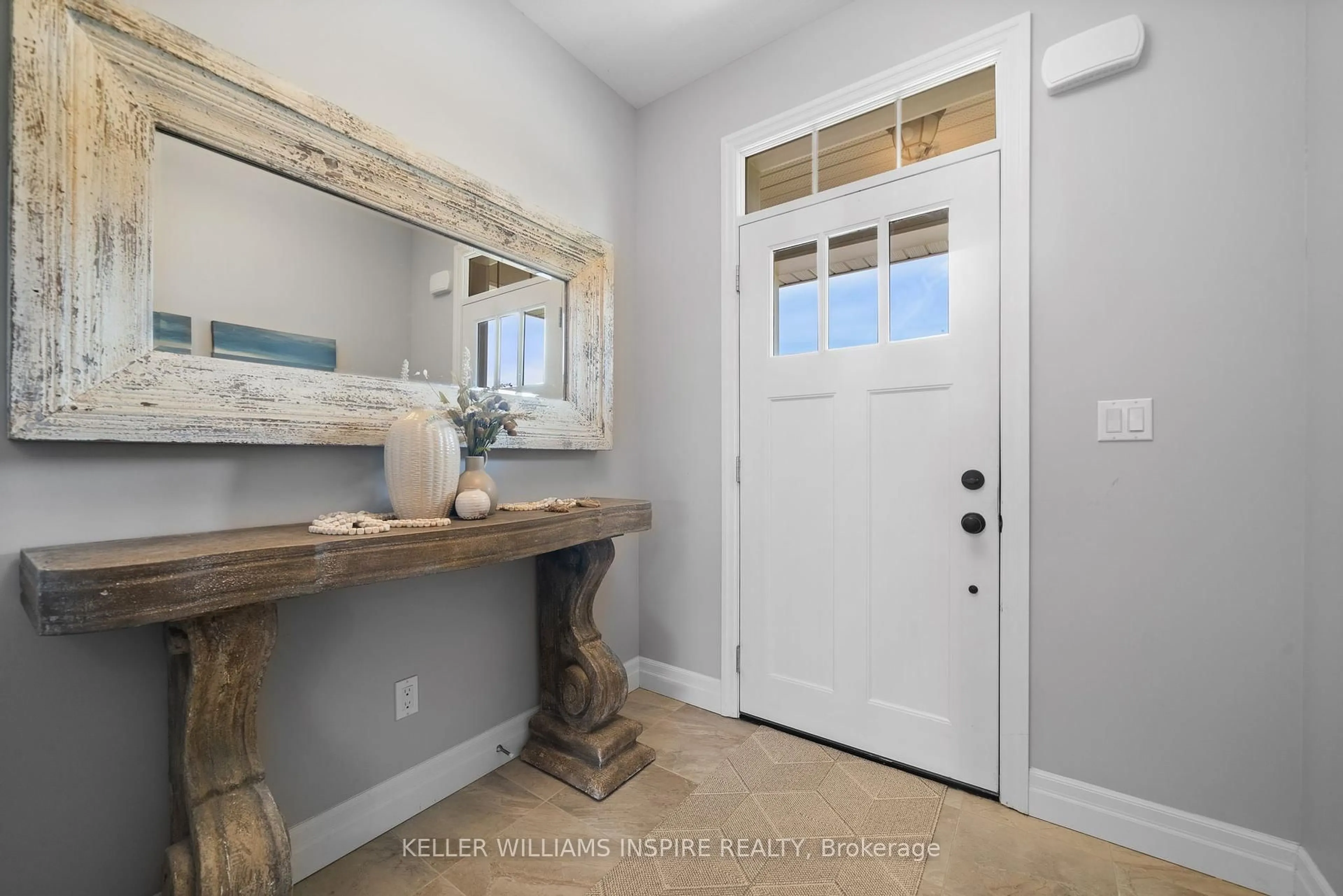 Indoor entryway for 75 Tessa Blvd, Belleville Ontario K8N 5K9