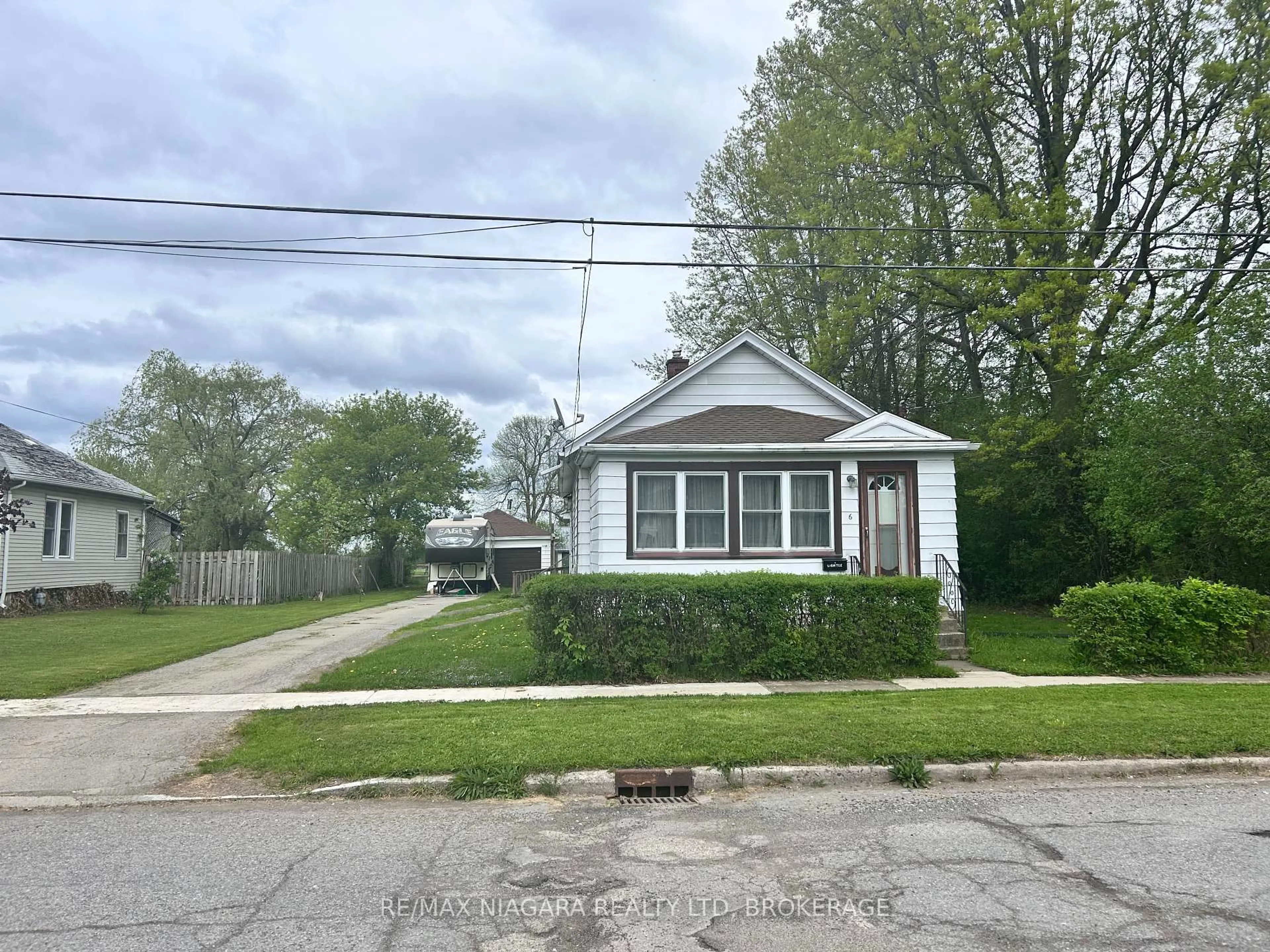 Unknown for 6 Jennet St, Fort Erie Ontario L2A 4B9