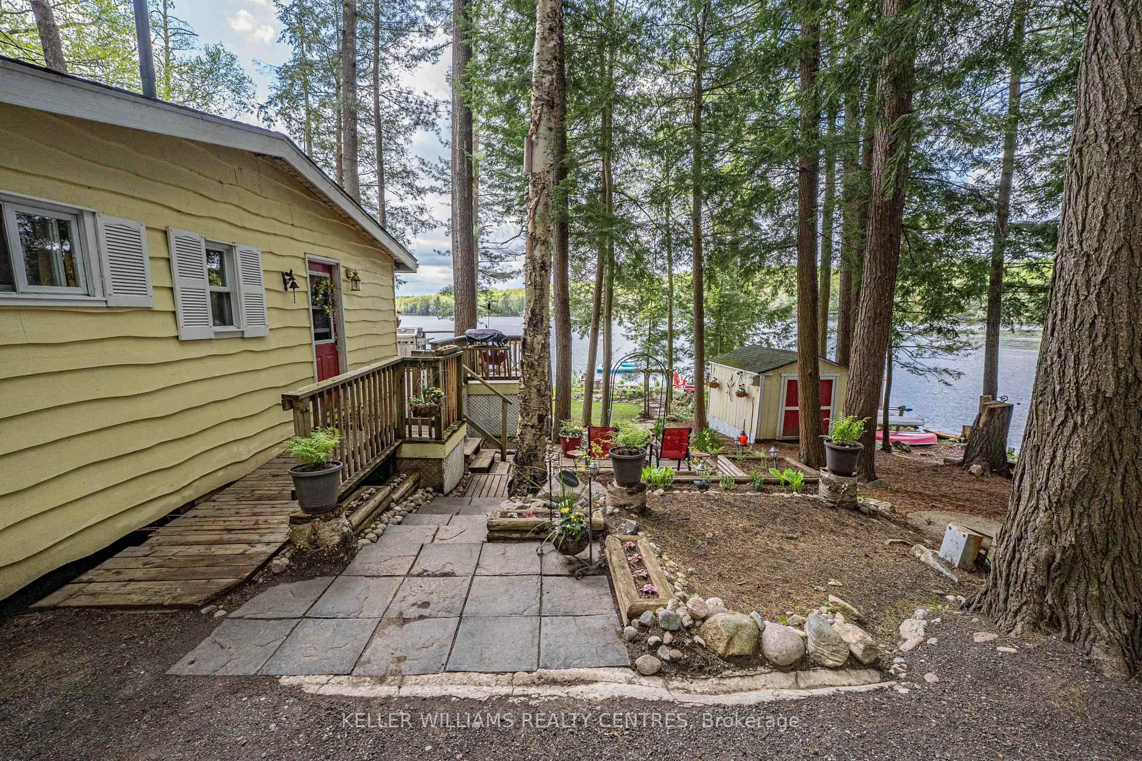 Patio, water/lake/river/ocean view for 1019 Carl's Rd #5, Muskoka Lakes Ontario P0B 1J0